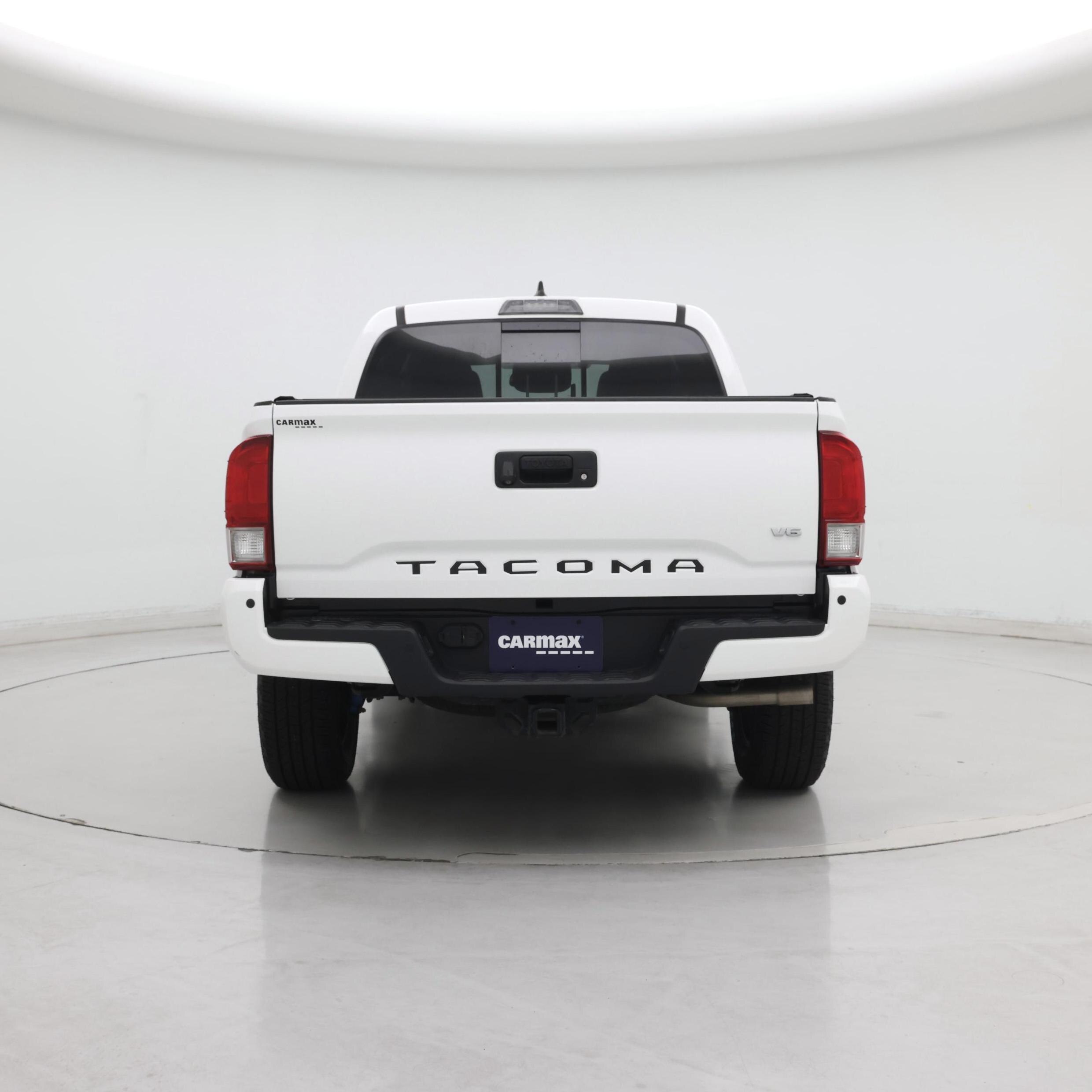 Thumbnail: 2017 Toyota Tacoma - 6