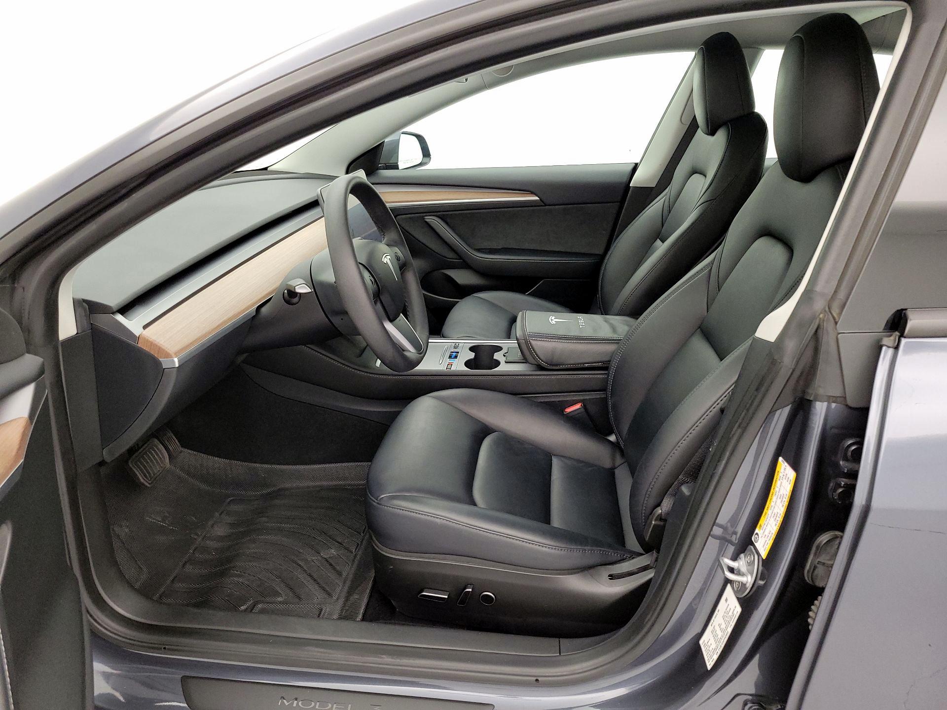 Thumbnail: 2023 Tesla Model 3 - 11