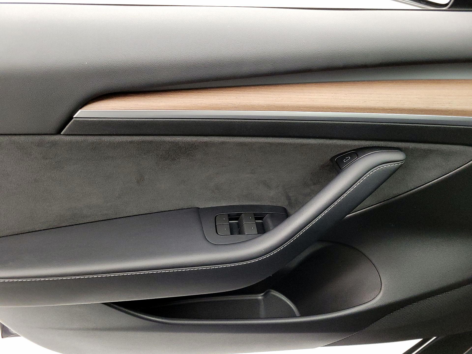 Thumbnail: 2023 Tesla Model 3 - 12