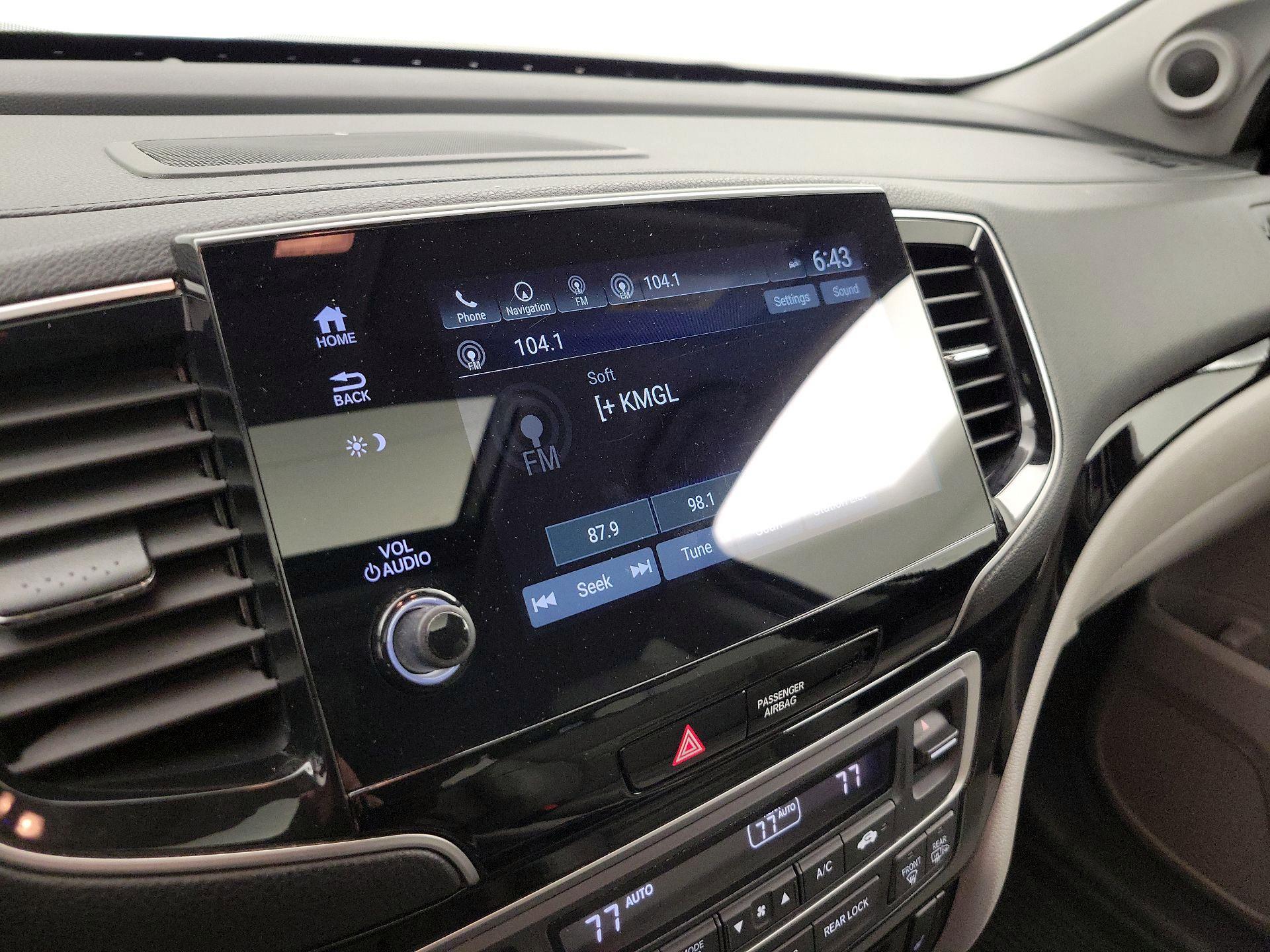 Thumbnail: 2019 Honda Pilot - 16