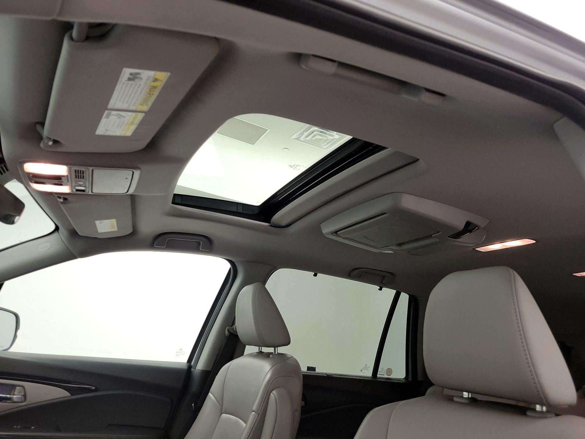 Thumbnail: 2019 Honda Pilot - 20