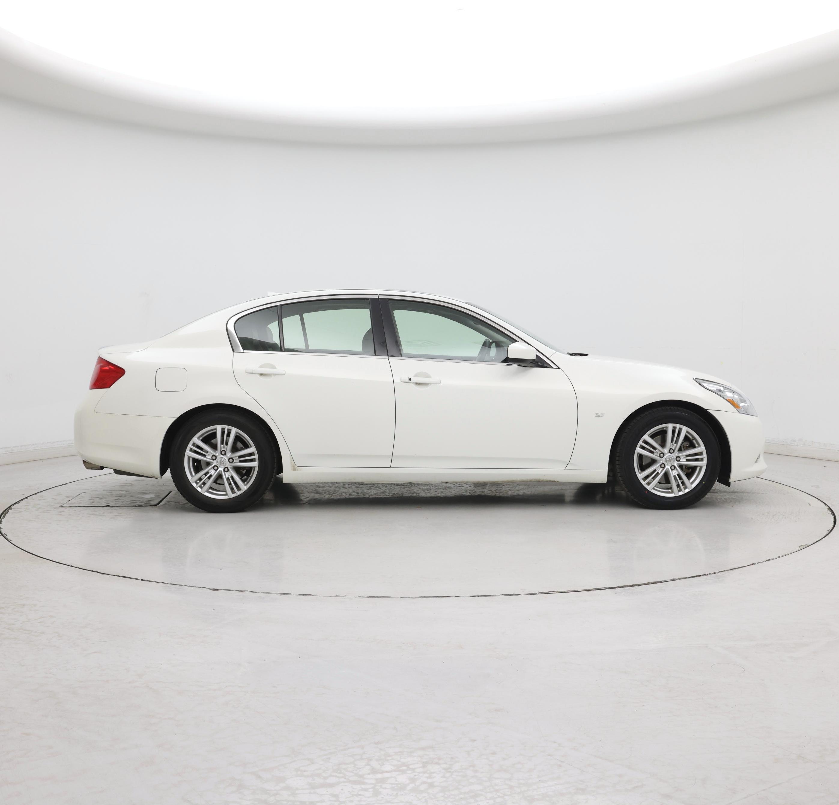 Thumbnail: 2015 INFINITI  - 7