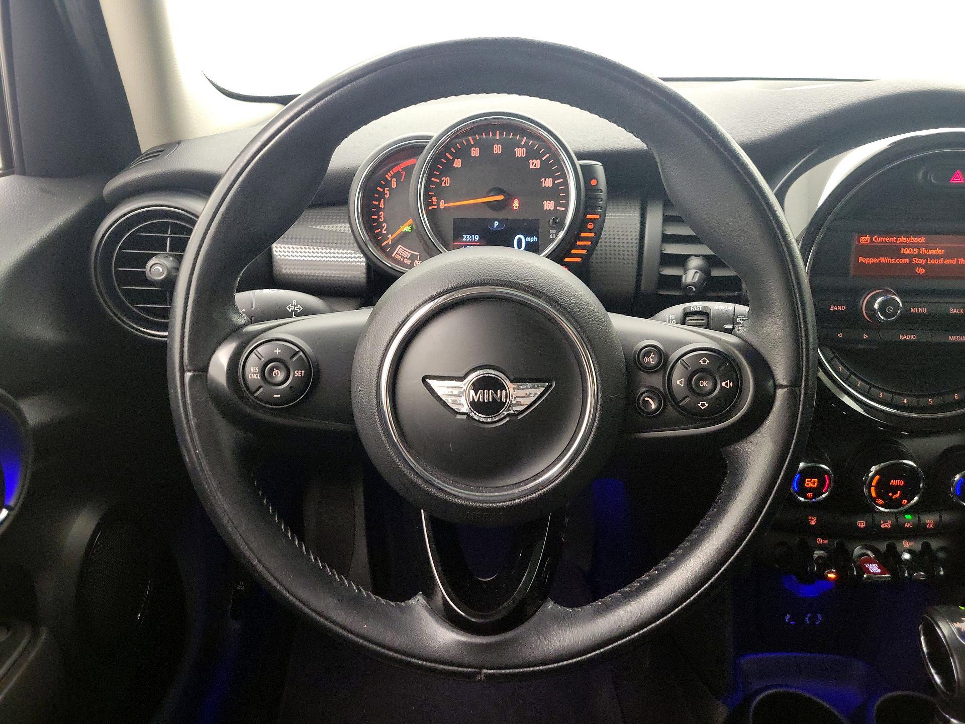 Thumbnail: 2016 MINI Cooper Hardtop - 10