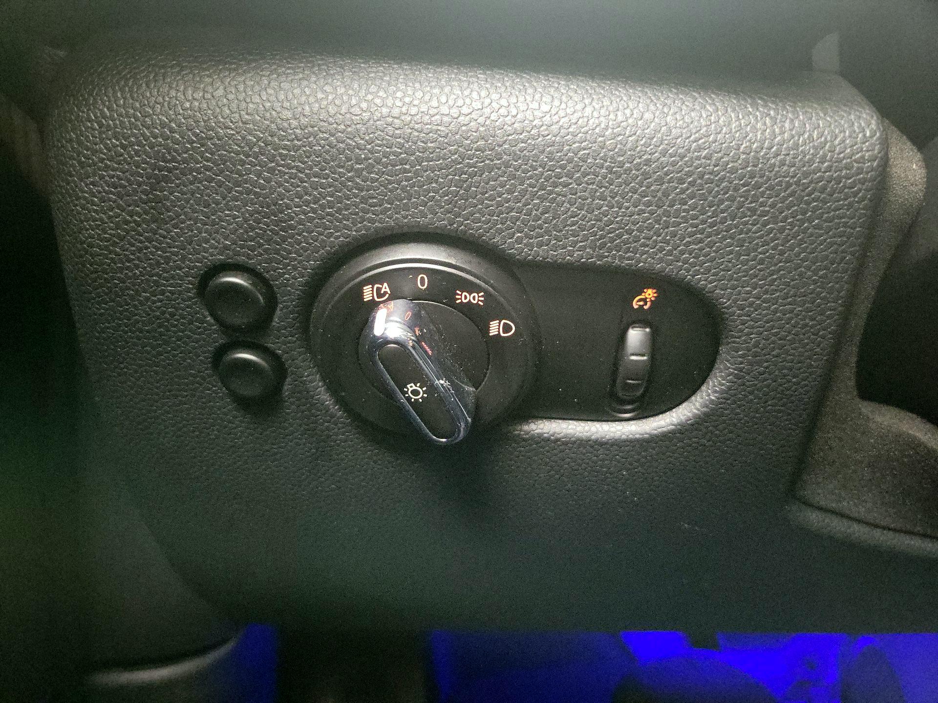 Thumbnail: 2016 MINI Cooper Hardtop - 13