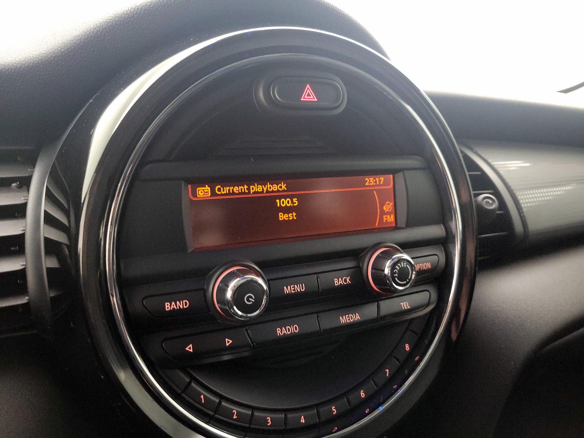 Thumbnail: 2016 MINI Cooper Hardtop - 14