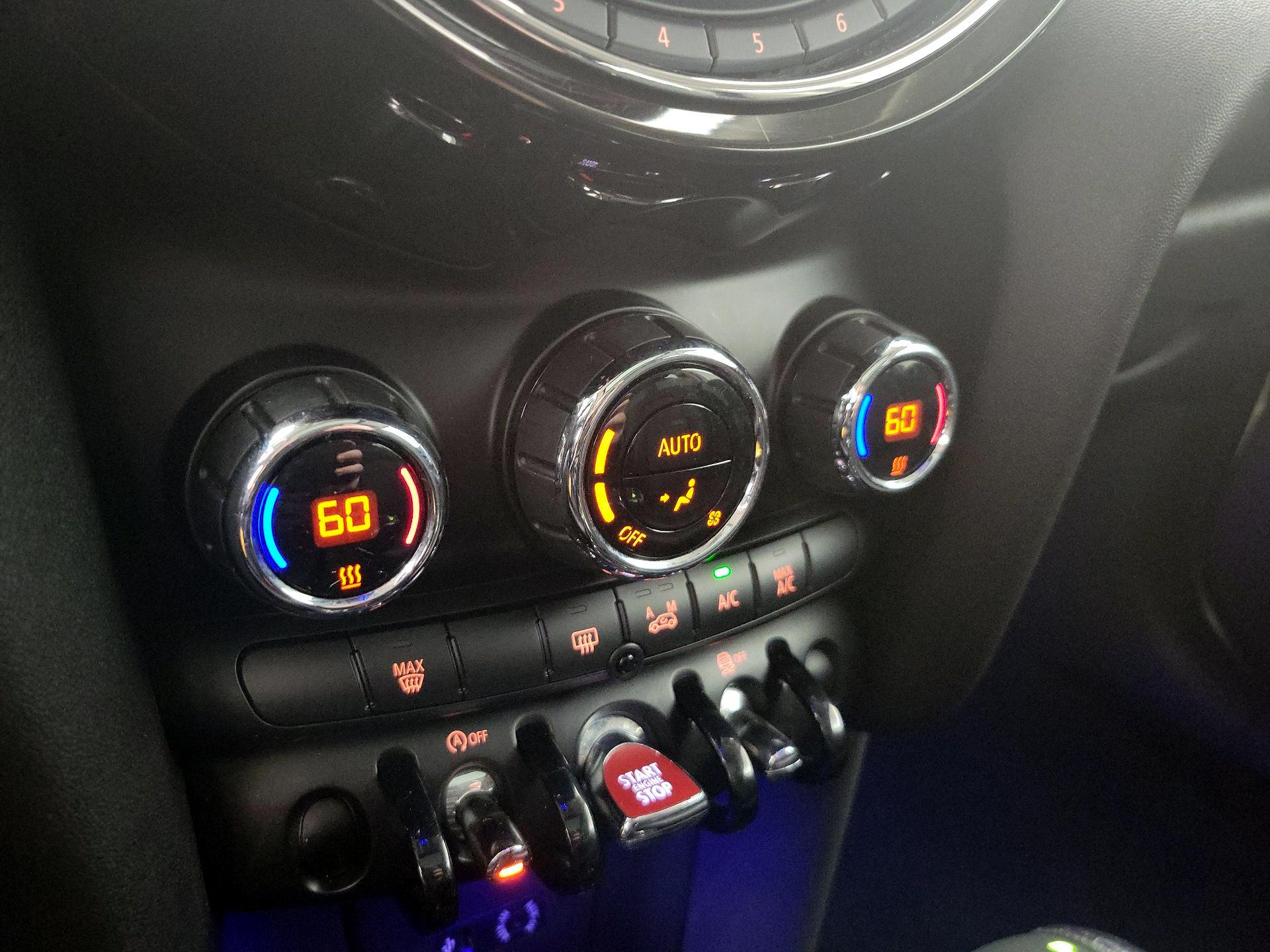 Thumbnail: 2016 MINI Cooper Hardtop - 15