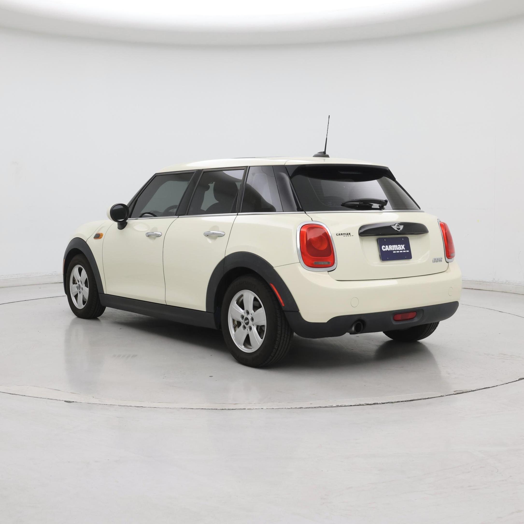 Thumbnail: 2016 MINI Cooper Hardtop - 2