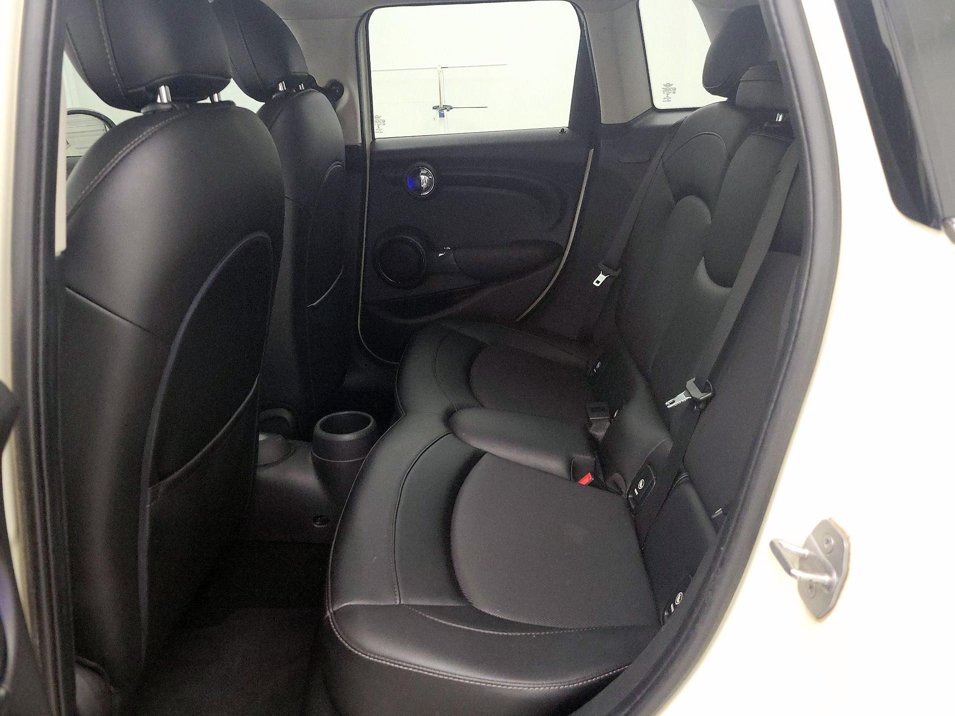 Thumbnail: 2016 MINI Cooper Hardtop - 19