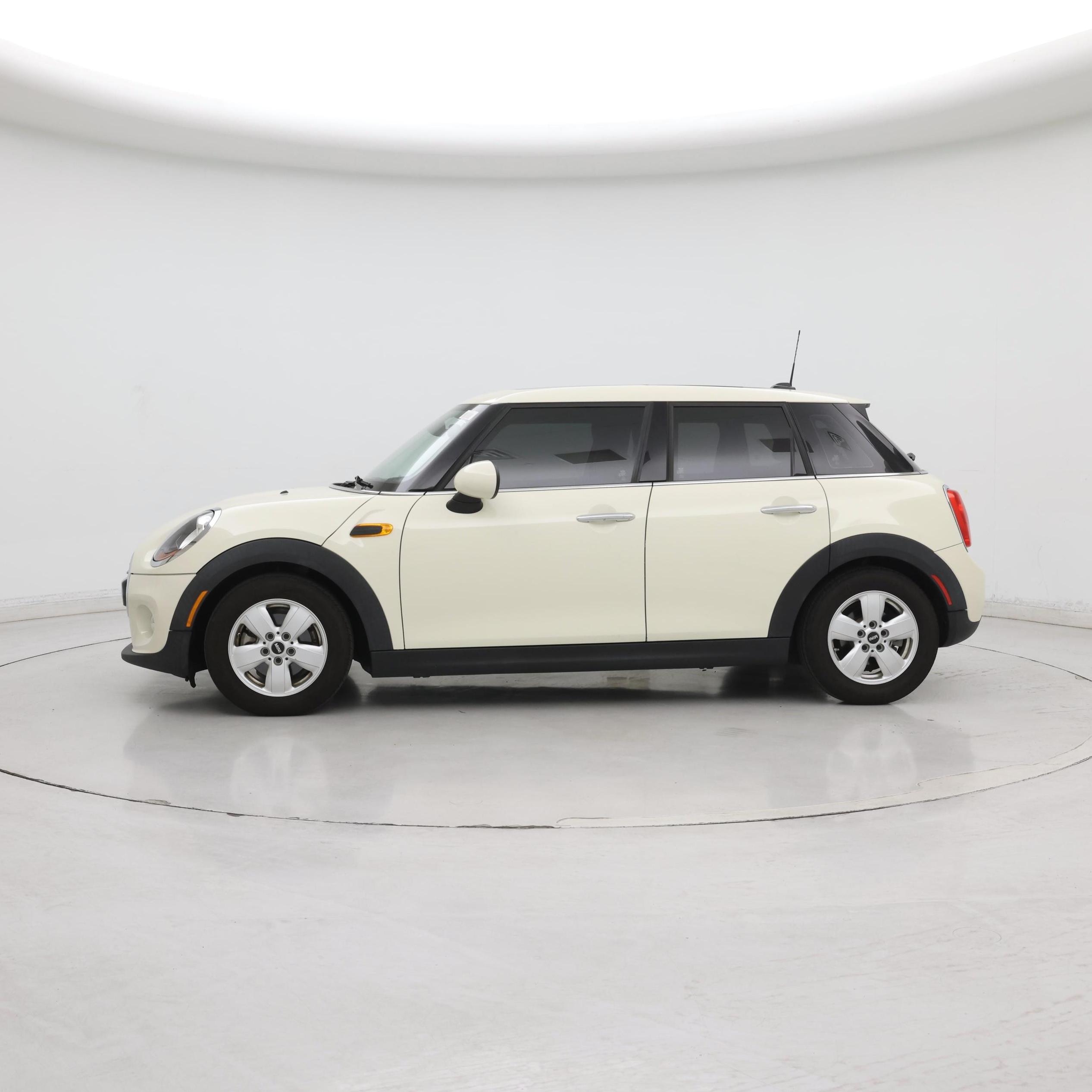 Thumbnail: 2016 MINI Cooper Hardtop - 3