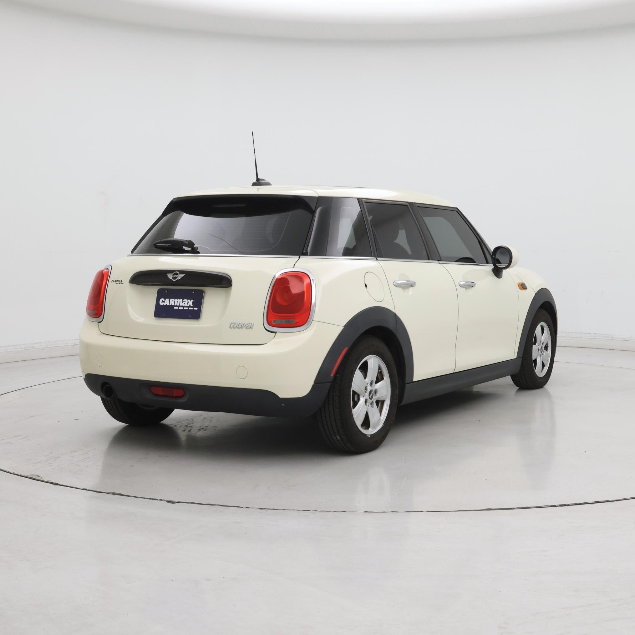 Thumbnail: 2016 MINI Cooper Hardtop - 8