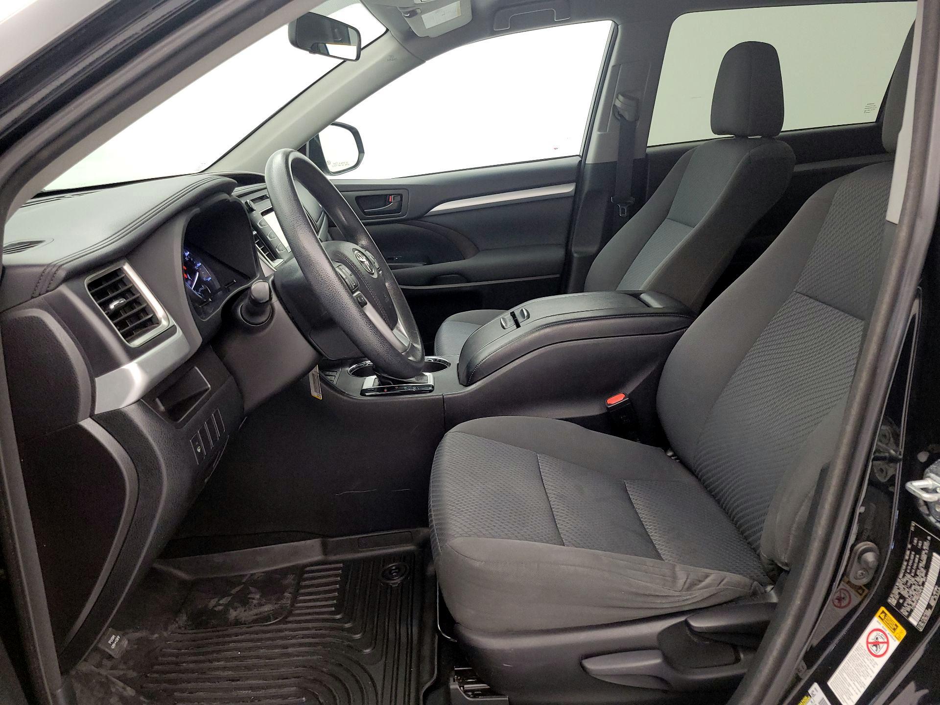 Thumbnail: 2016 Toyota Highlander - 11