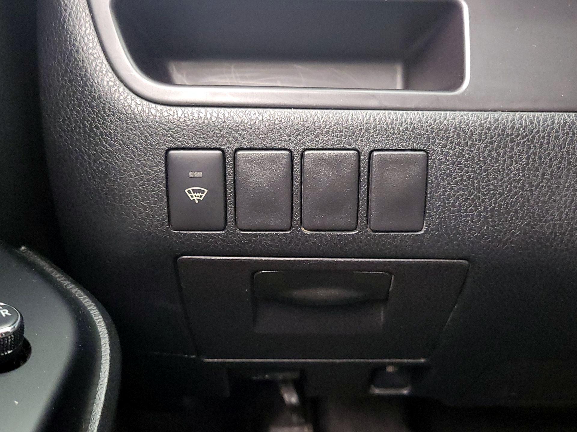 Thumbnail: 2016 Toyota Highlander - 13