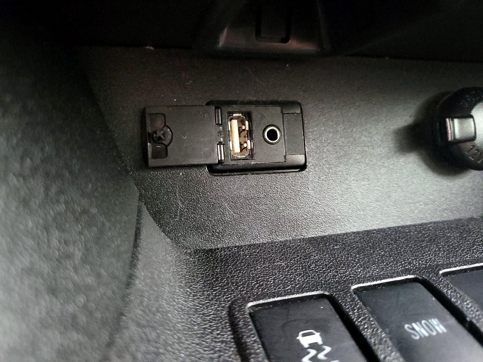 Thumbnail: 2016 Toyota Highlander - 18