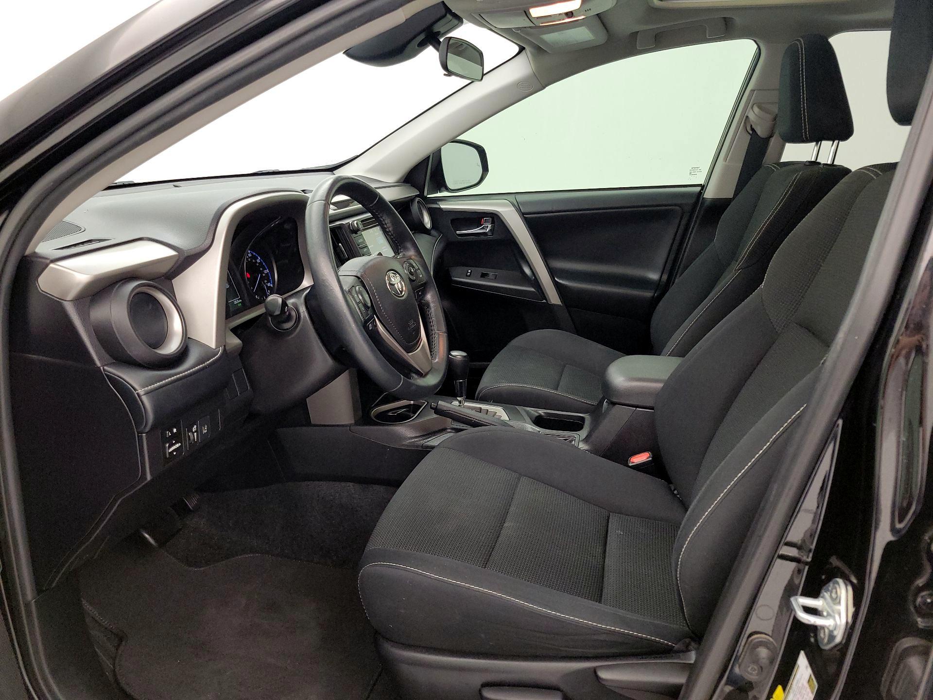 Thumbnail: 2018 Toyota RAV4 - 11