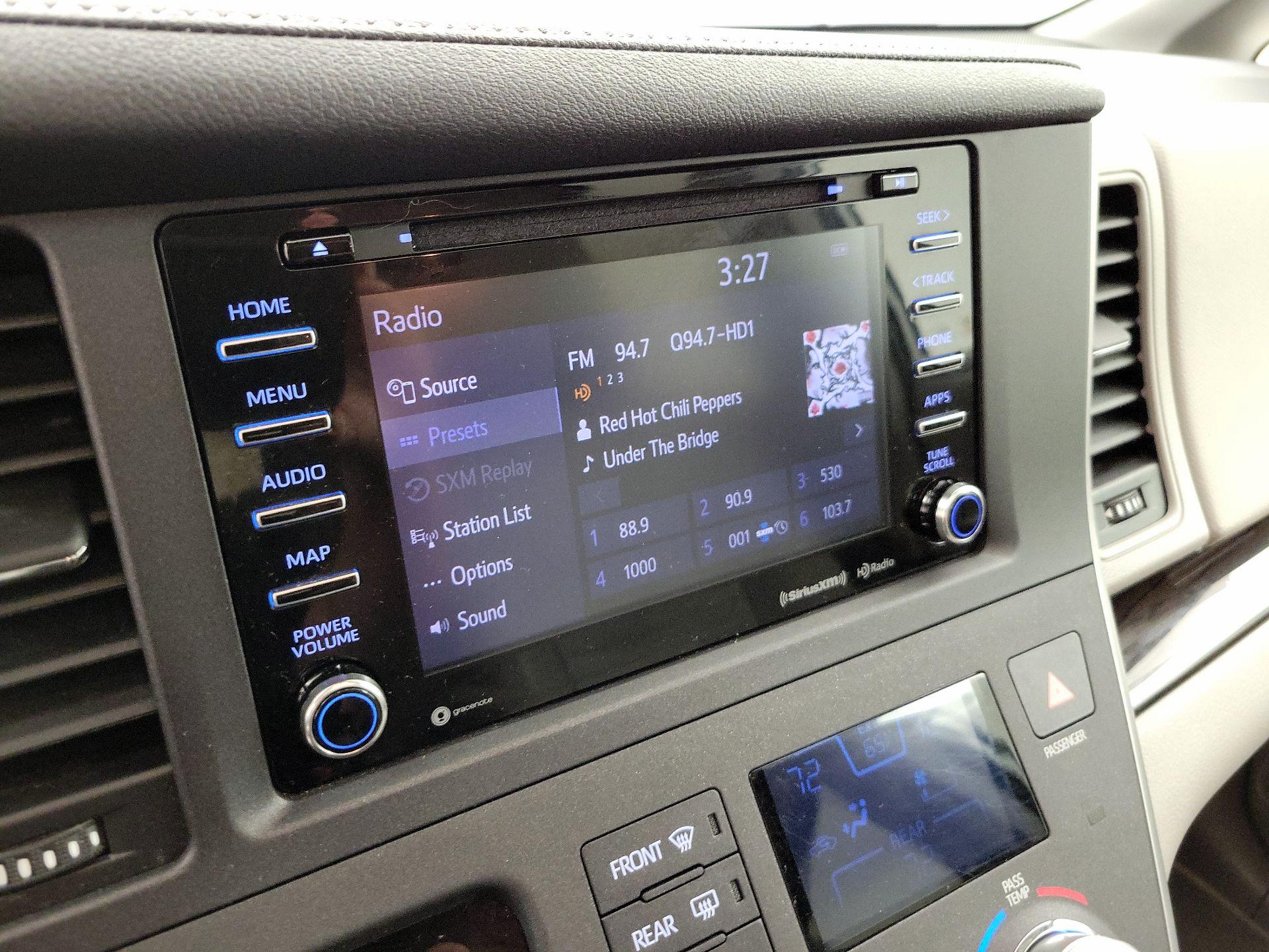 Thumbnail: 2020 Toyota Sienna - 15