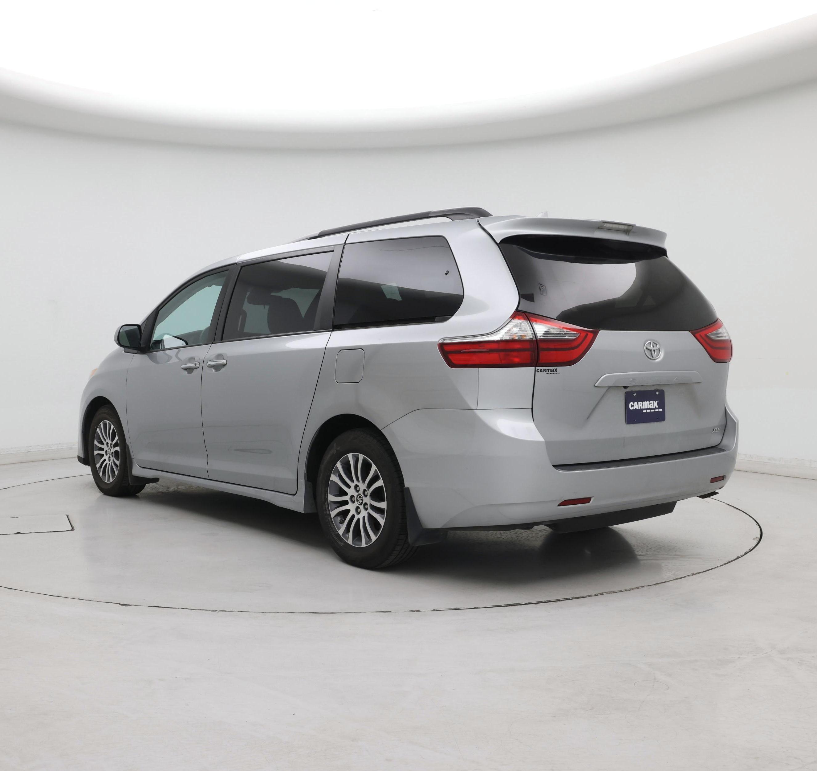 Thumbnail: 2020 Toyota Sienna - 2