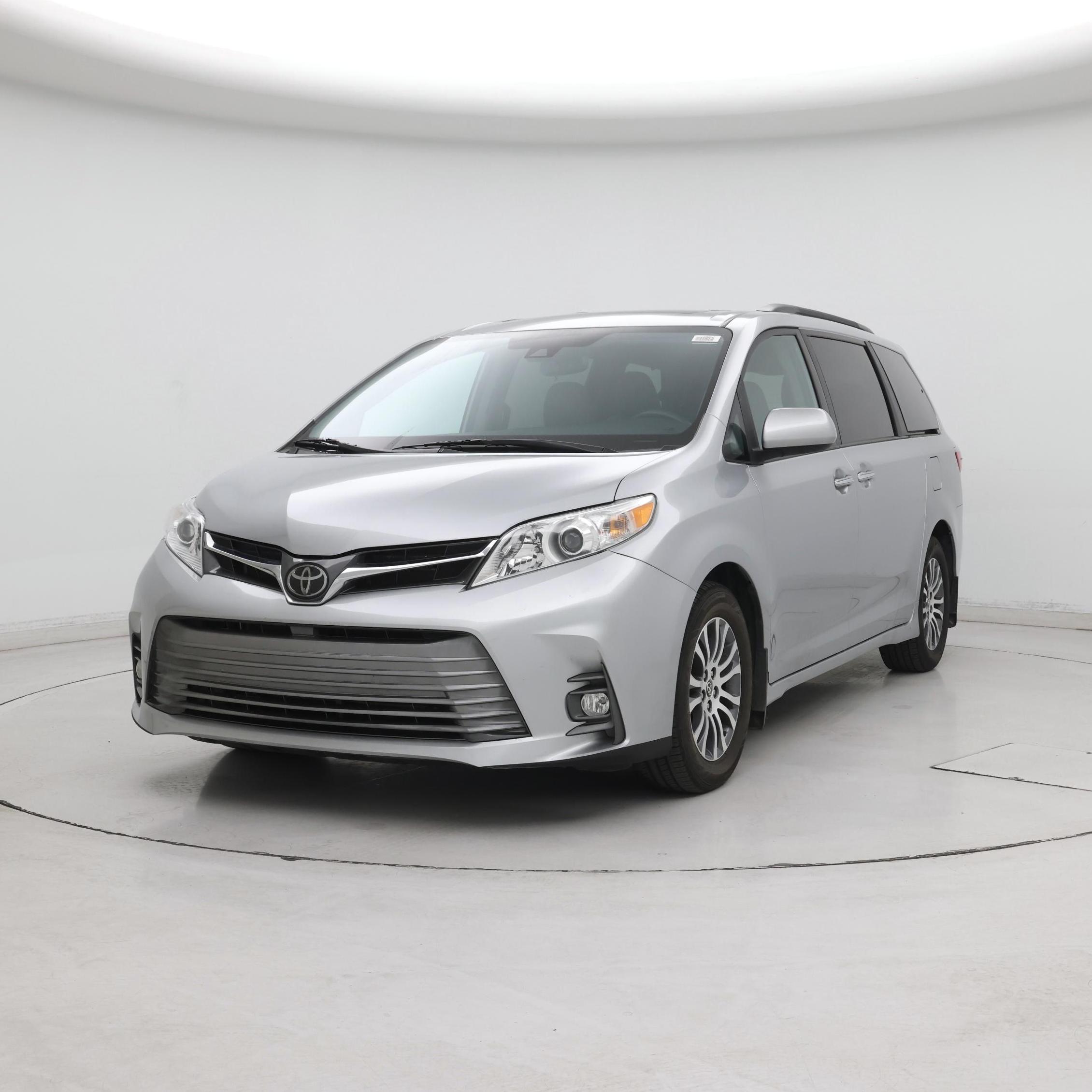 Thumbnail: 2020 Toyota Sienna - 4