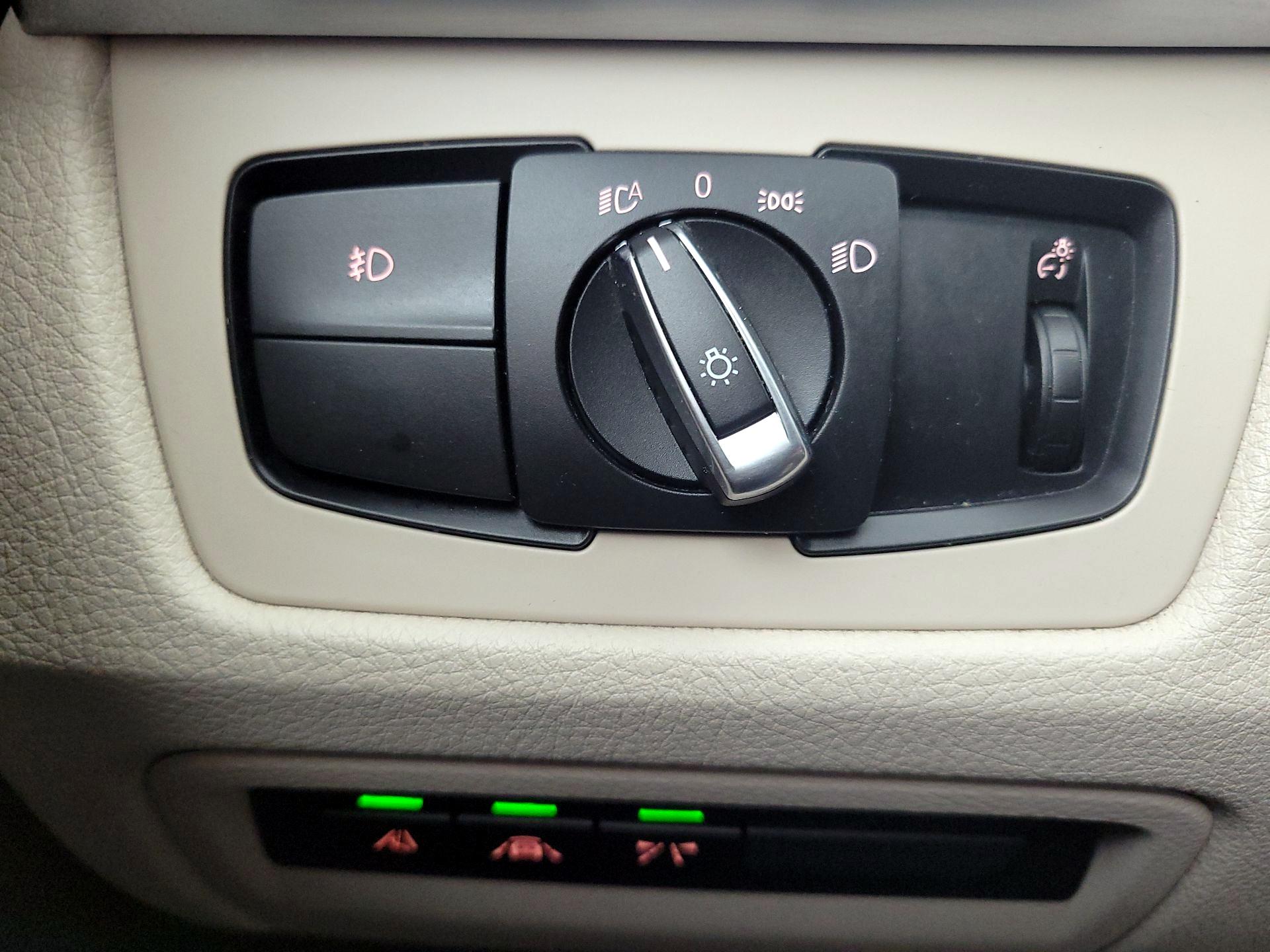 Thumbnail: 2016 BMW 3 Series - 13