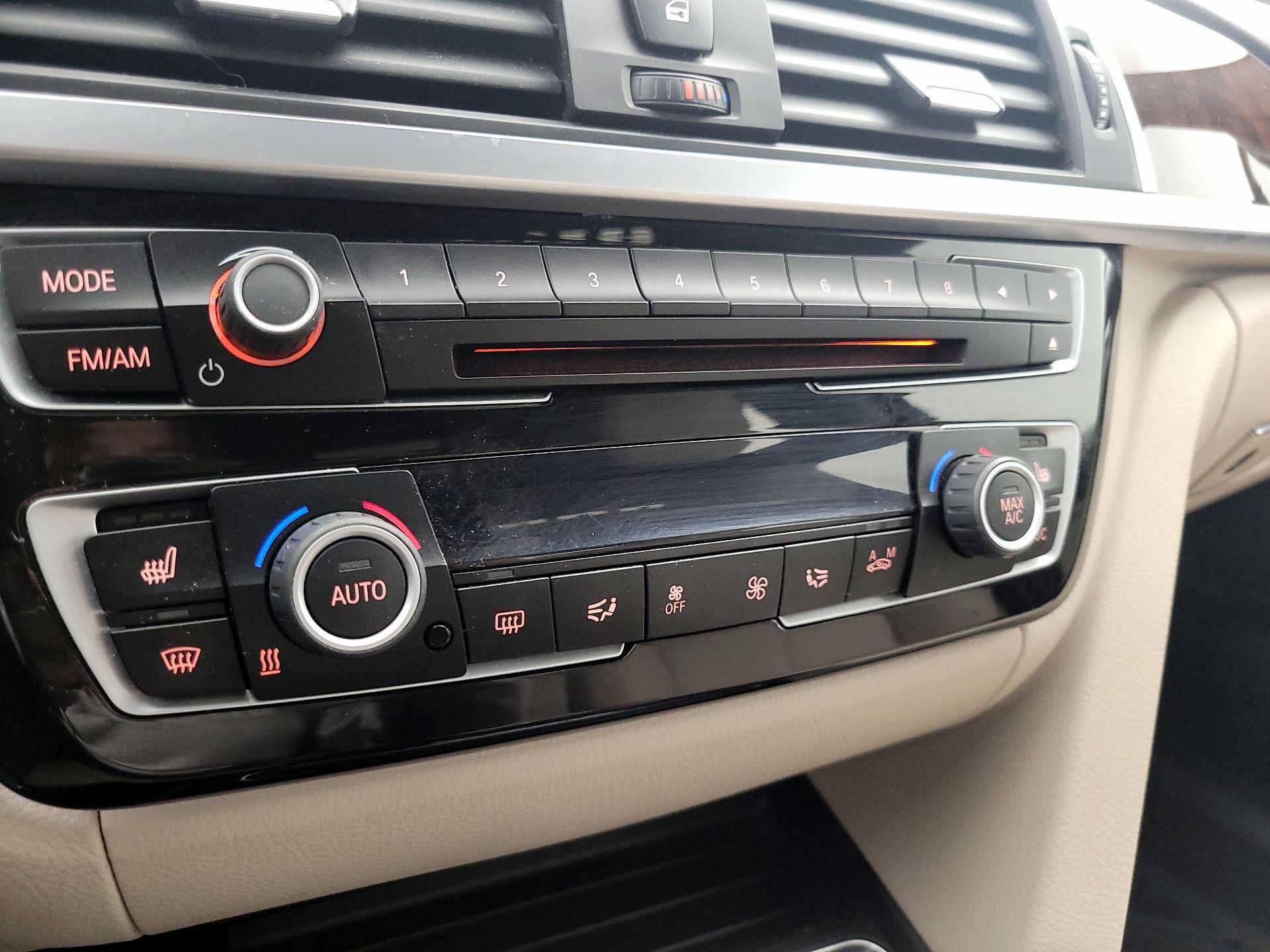 Thumbnail: 2016 BMW 3 Series - 17