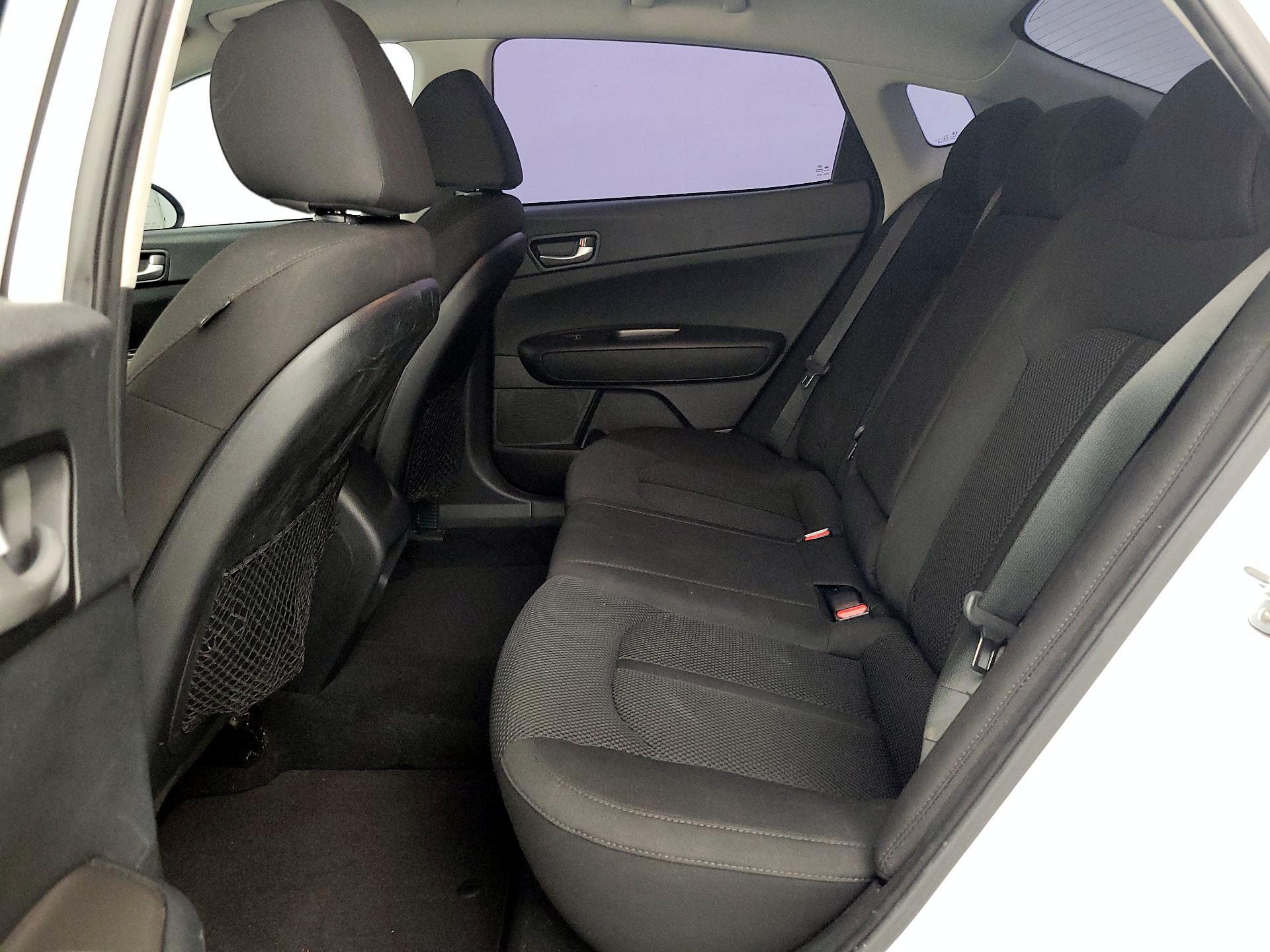 Thumbnail: 2019 Kia Optima - 19