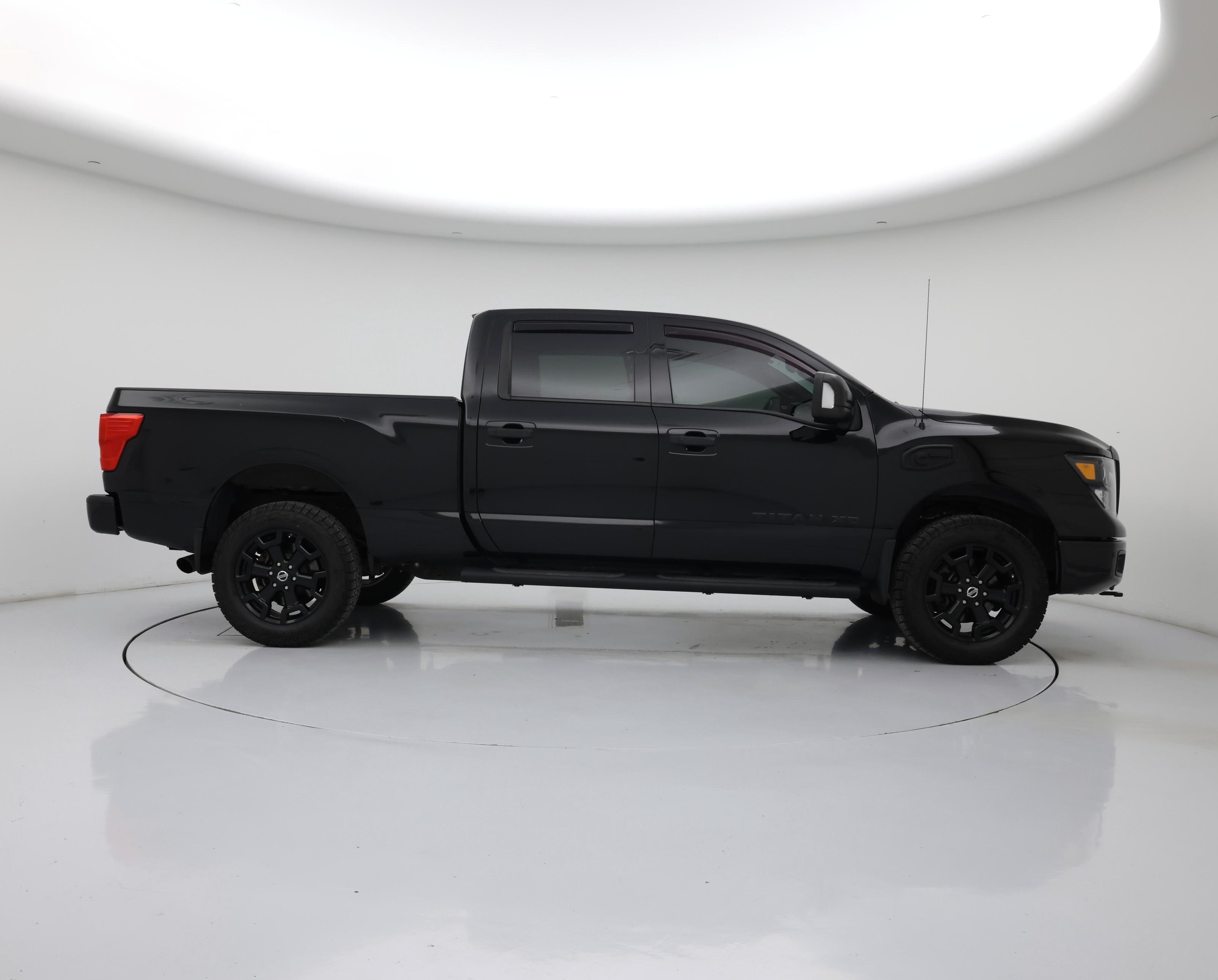 Thumbnail: 2018 Nissan Titan - 7