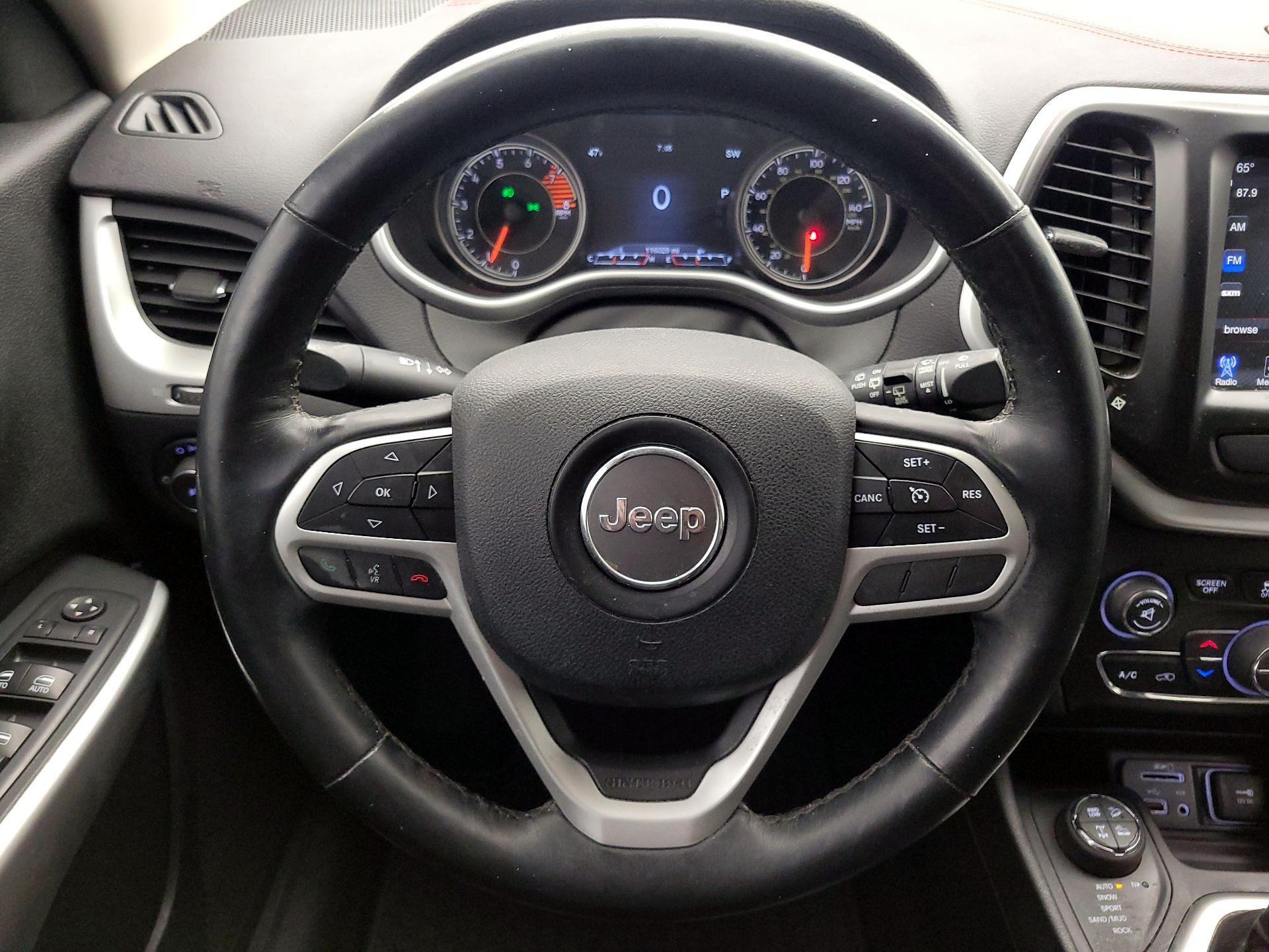 Thumbnail: 2017 Jeep Cherokee - 10