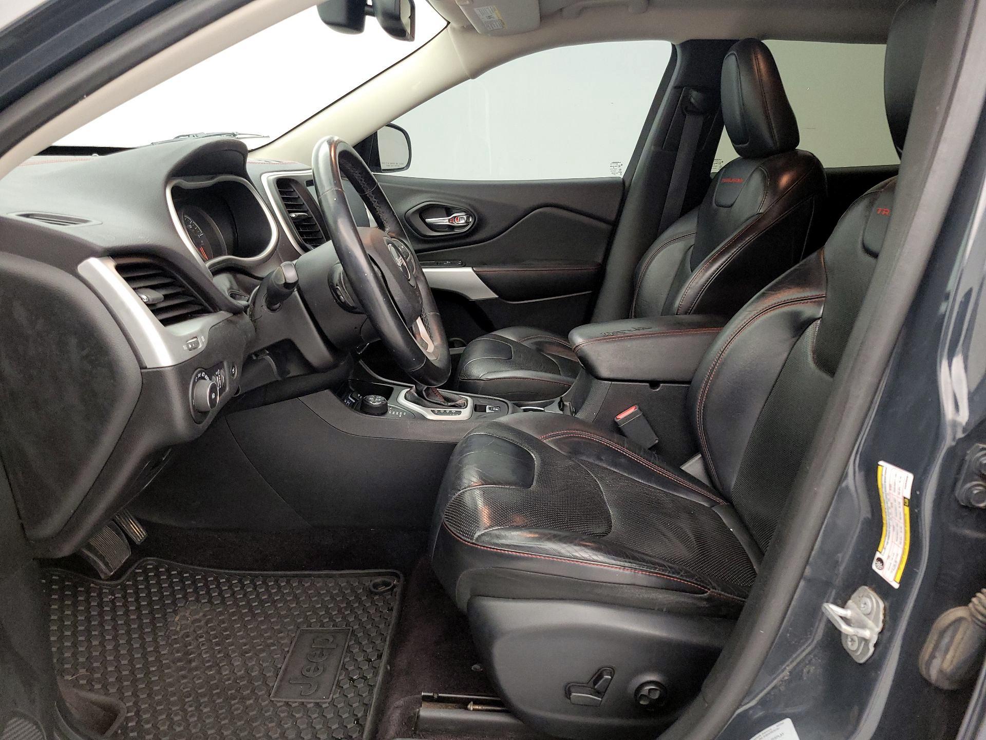 Thumbnail: 2017 Jeep Cherokee - 11