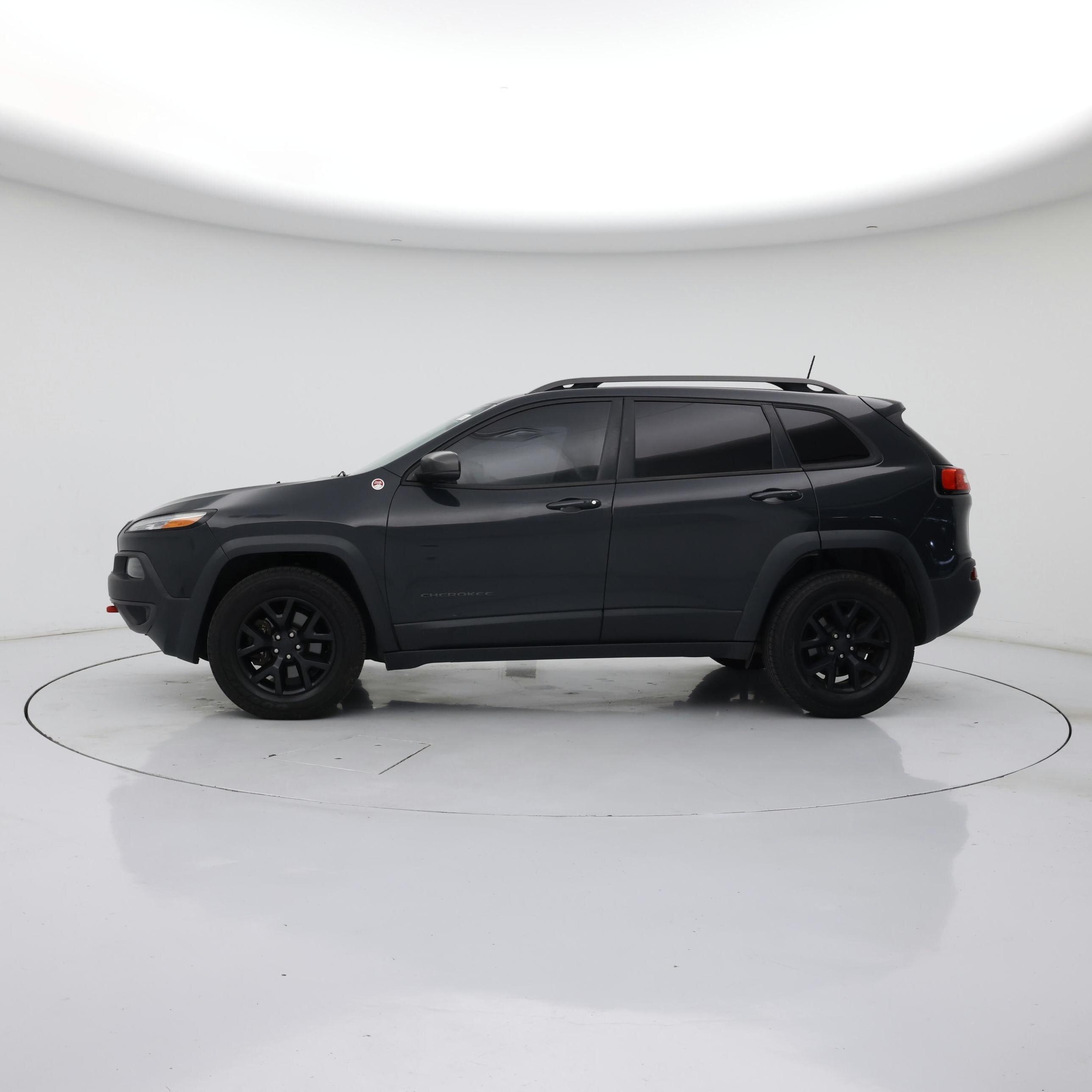 Thumbnail: 2017 Jeep Cherokee - 3