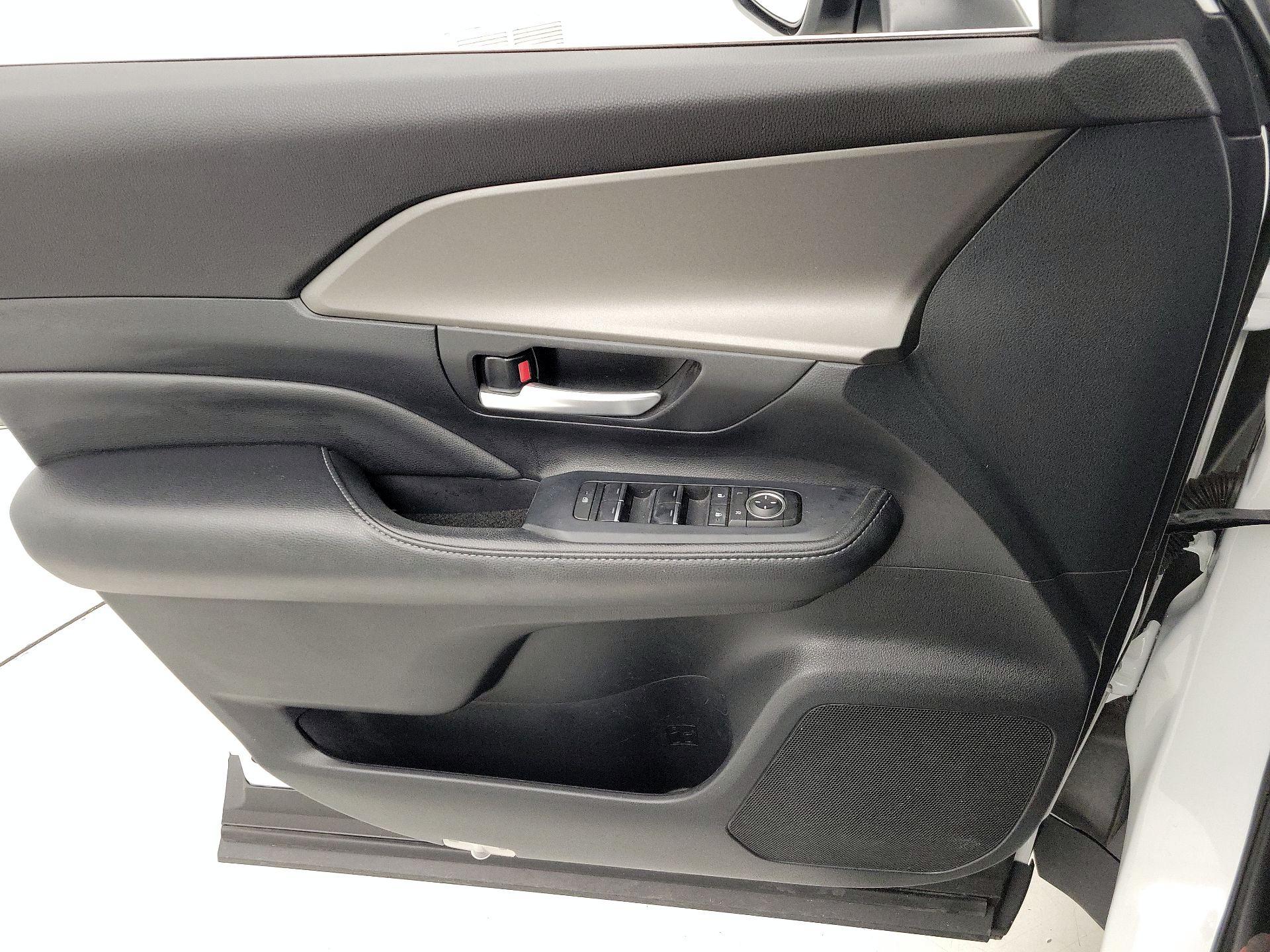 Thumbnail: 2024 Toyota Grand Highlander - 12