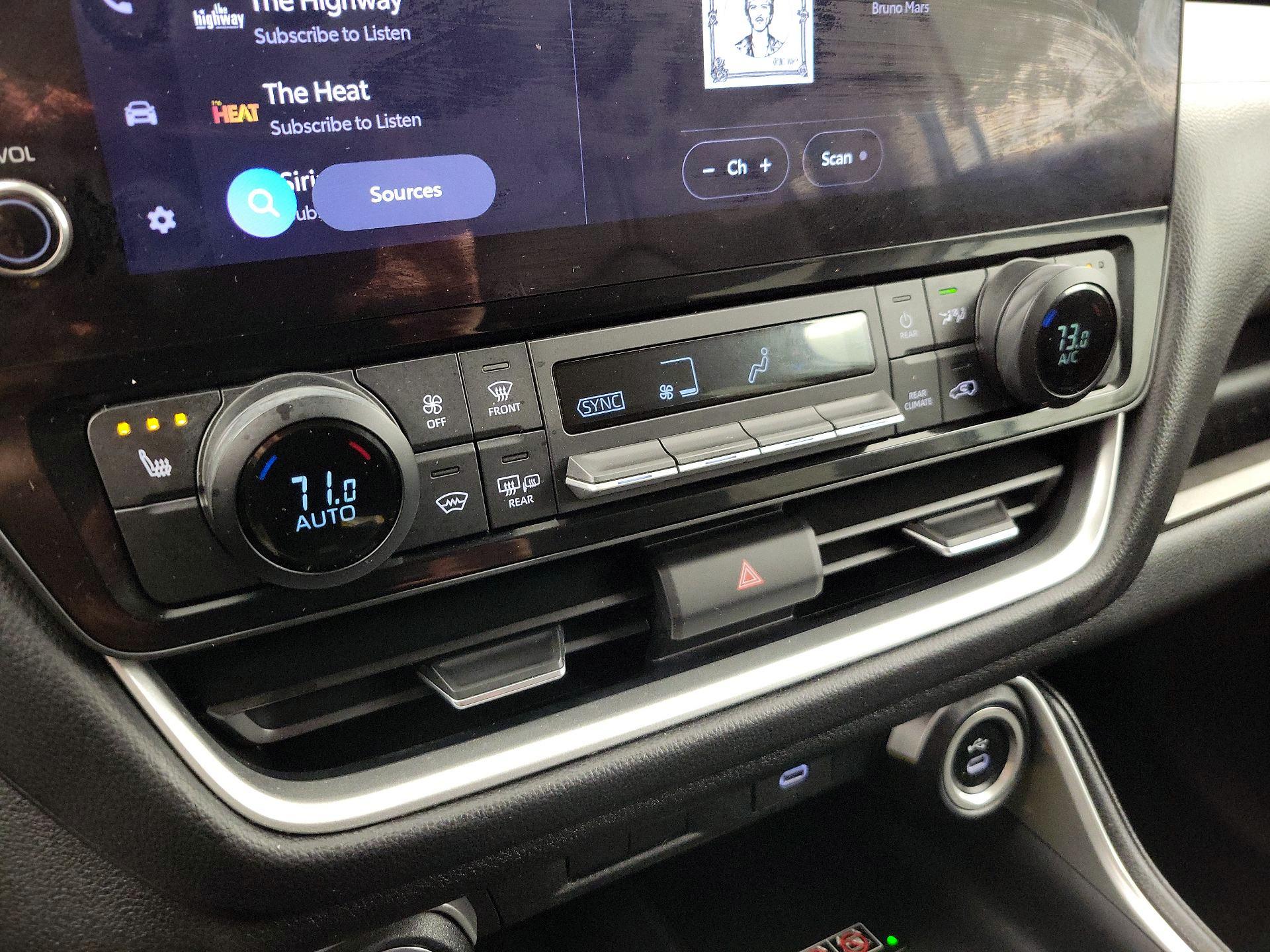 Thumbnail: 2024 Toyota Grand Highlander - 16