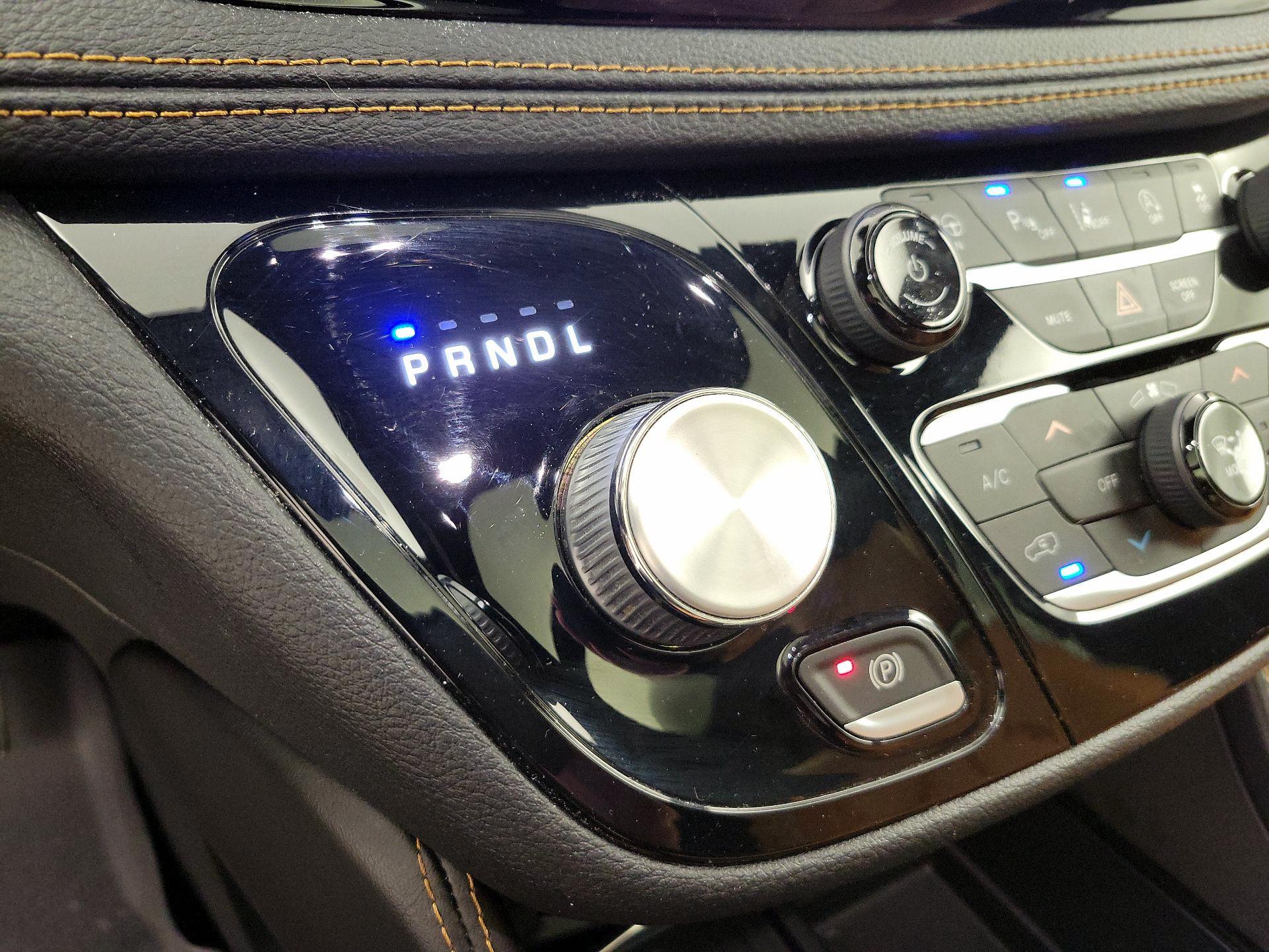 Thumbnail: 2021 Chrysler Pacifica - 18