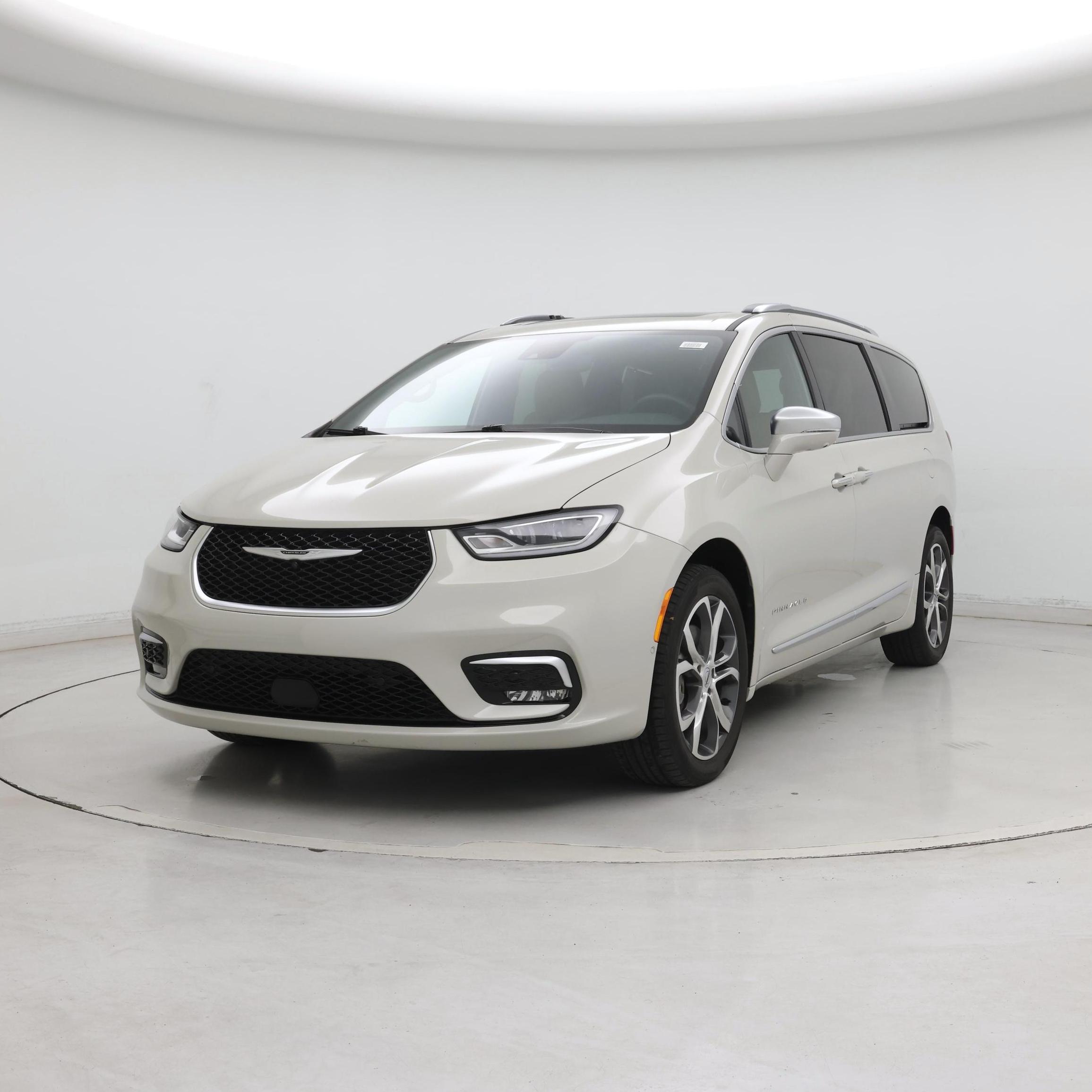 Thumbnail: 2021 Chrysler Pacifica - 4