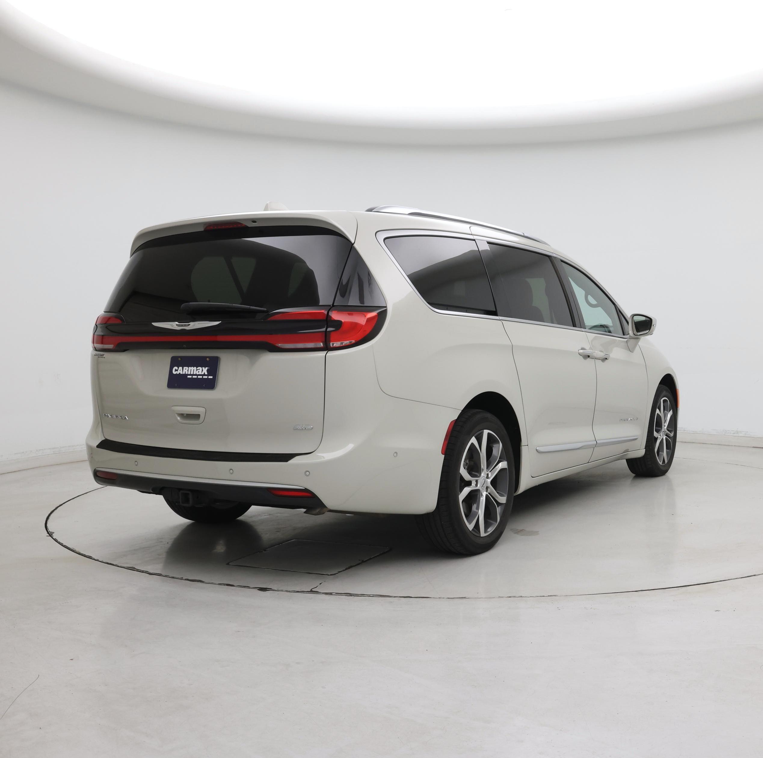 Thumbnail: 2021 Chrysler Pacifica - 8