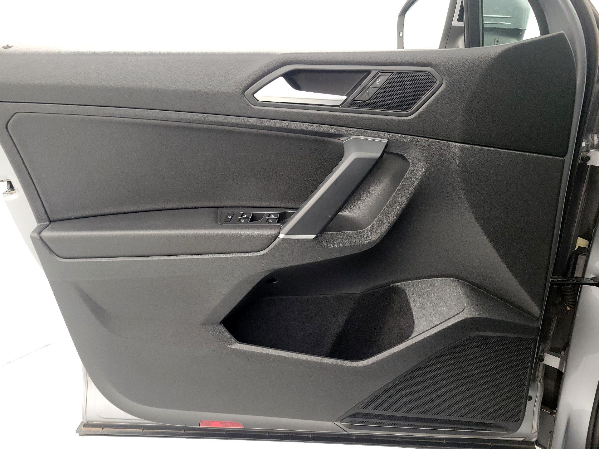 Thumbnail: 2020 Volkswagen Tiguan - 12