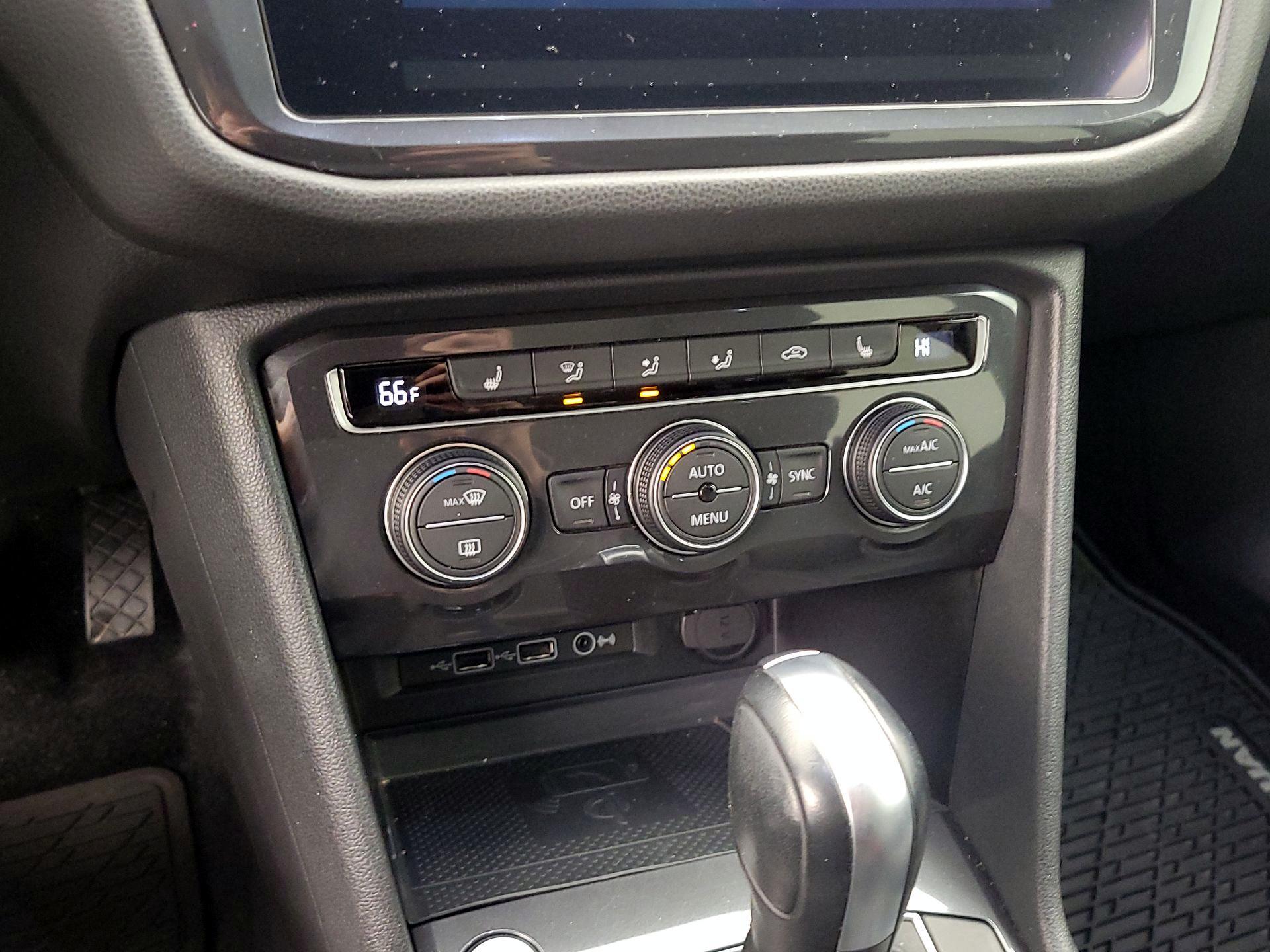 Thumbnail: 2020 Volkswagen Tiguan - 16