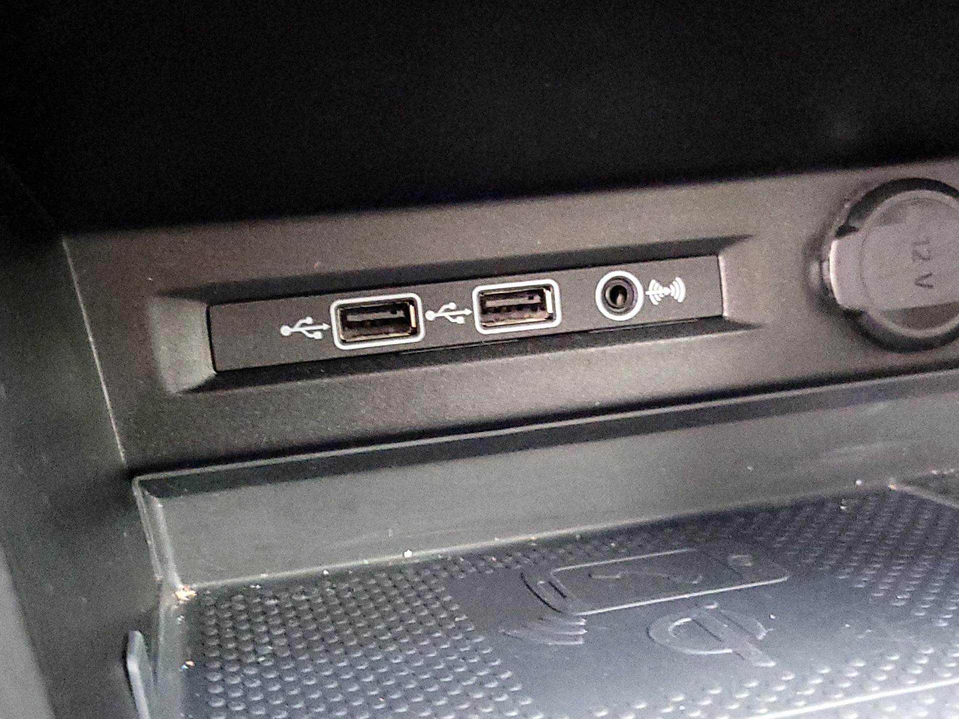 Thumbnail: 2020 Volkswagen Tiguan - 18