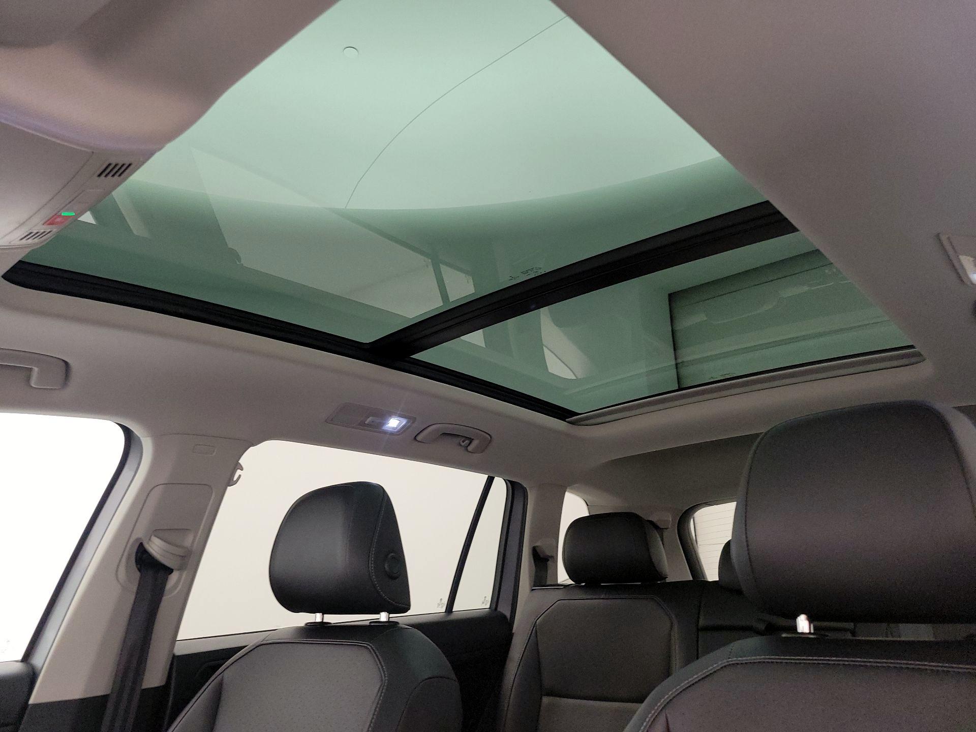 Thumbnail: 2020 Volkswagen Tiguan - 19