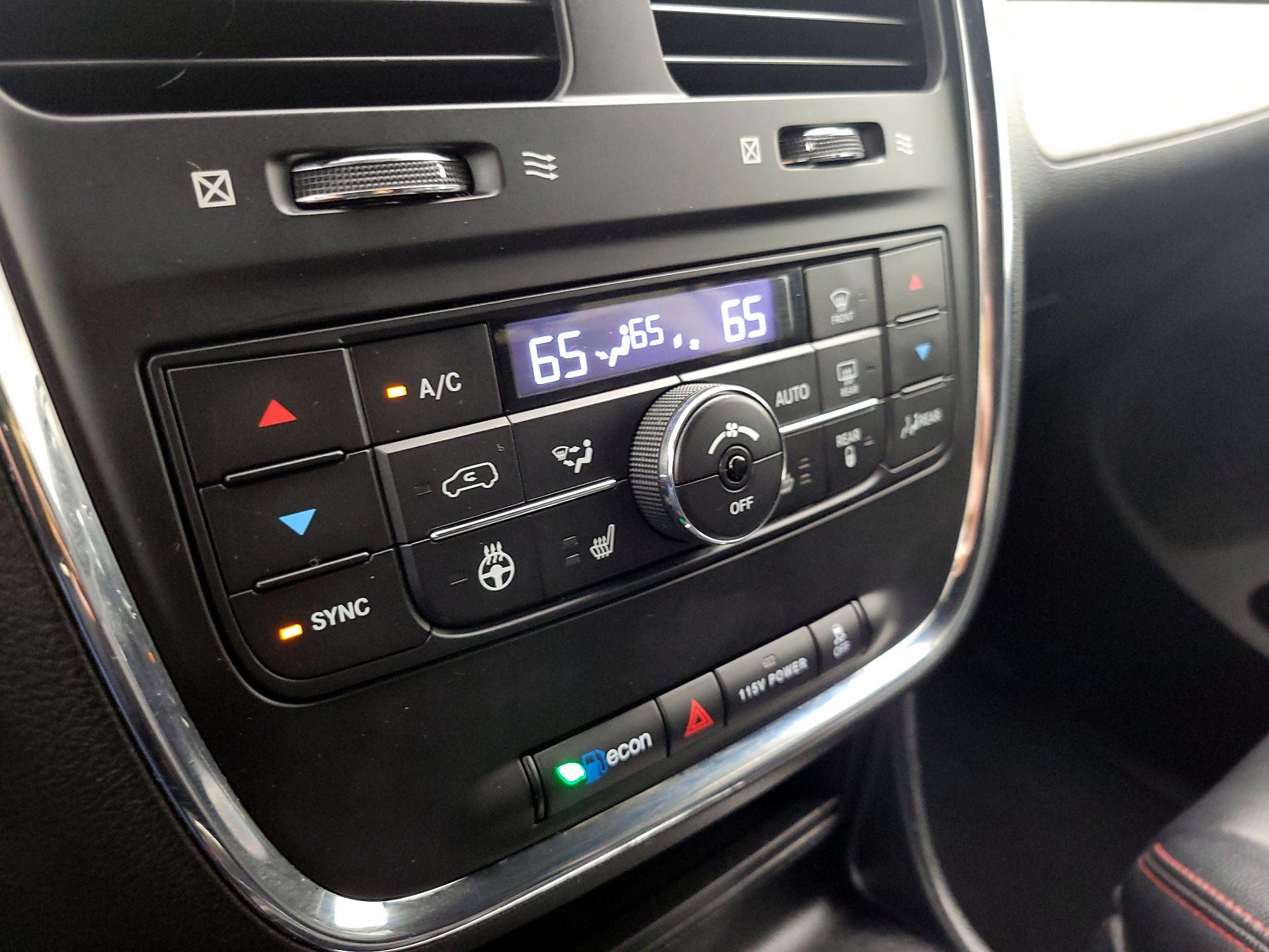 Thumbnail: 2018 Dodge Grand Caravan - 16