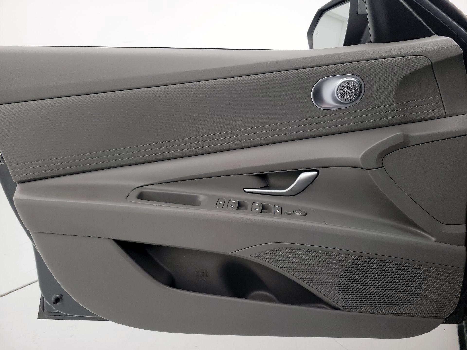 Thumbnail: 2023 Hyundai Elantra - 12