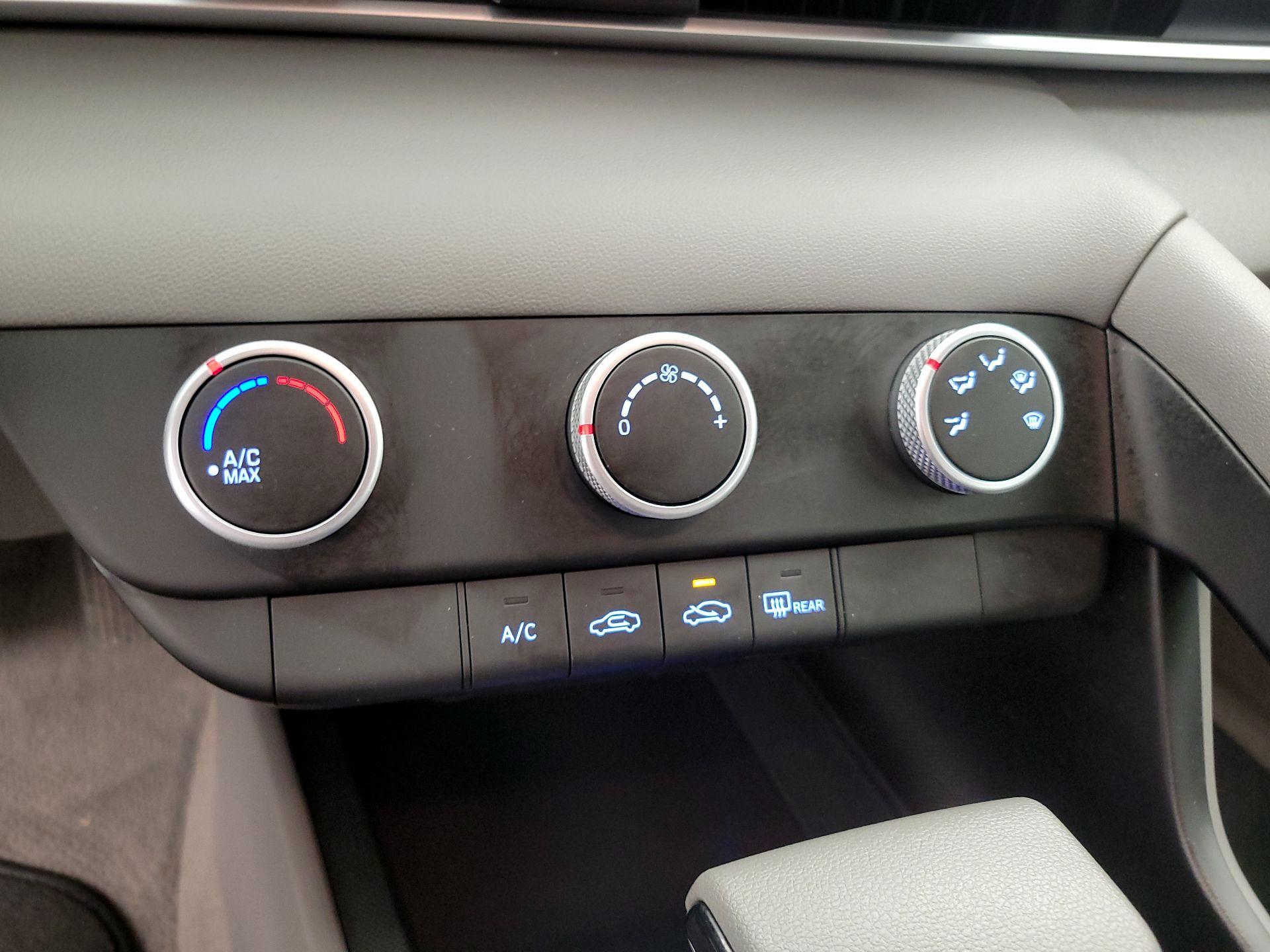 Thumbnail: 2023 Hyundai Elantra - 16