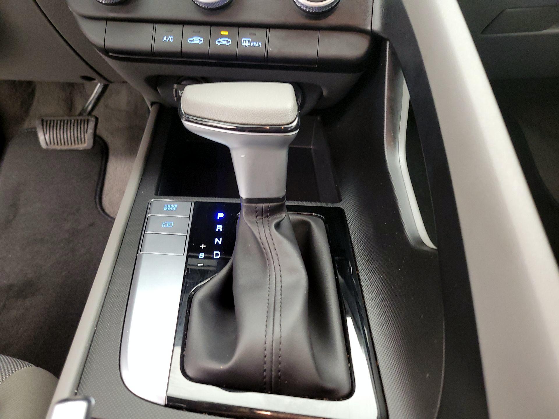 Thumbnail: 2023 Hyundai Elantra - 17