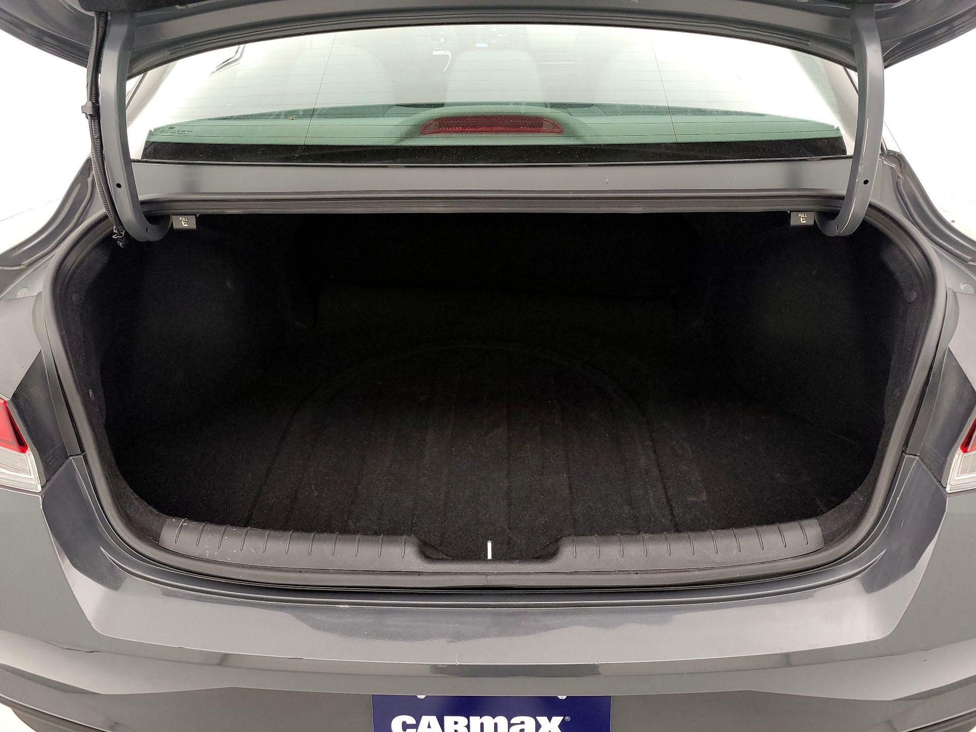 Thumbnail: 2023 Hyundai Elantra - 20