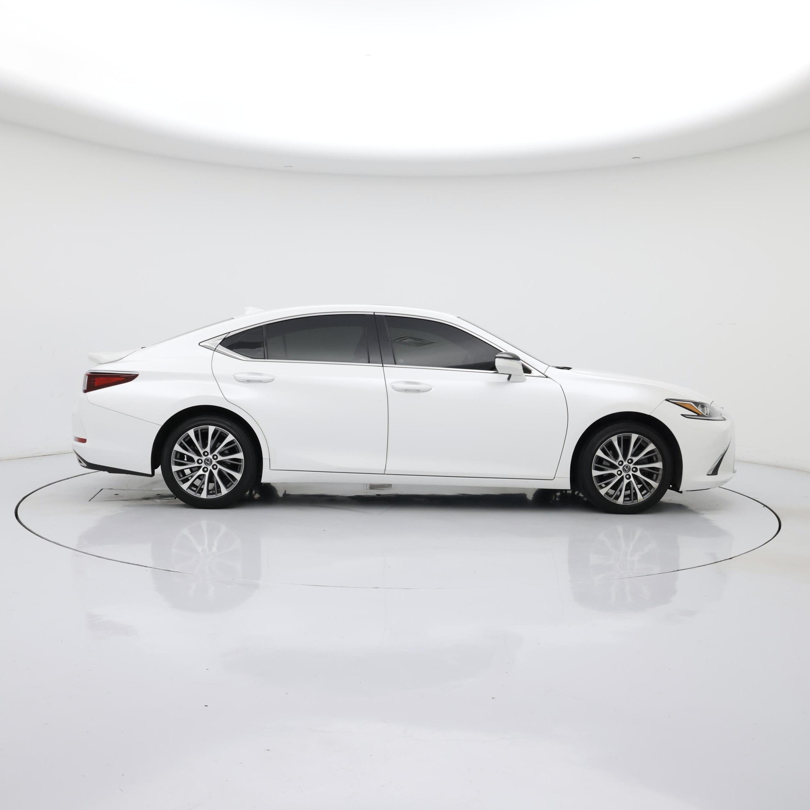 Thumbnail: 2021 Lexus ES - 7