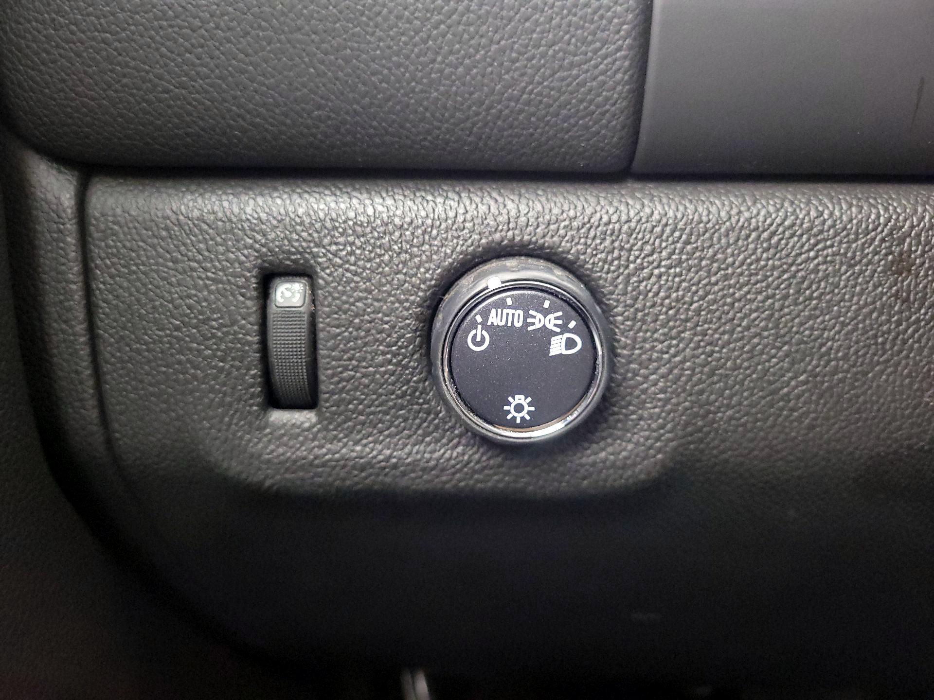 Thumbnail: 2019 Chevrolet Colorado - 13