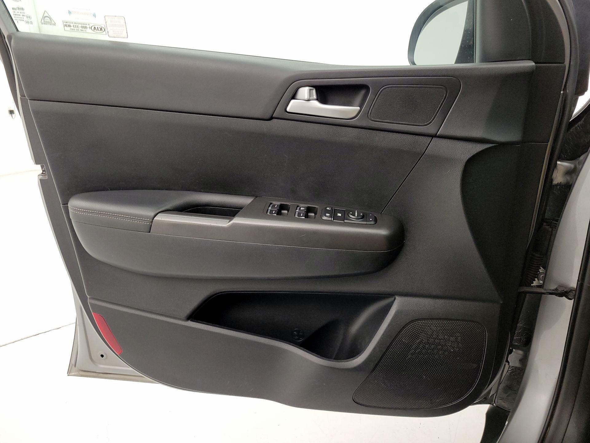 Thumbnail: 2019 Kia Sportage - 12