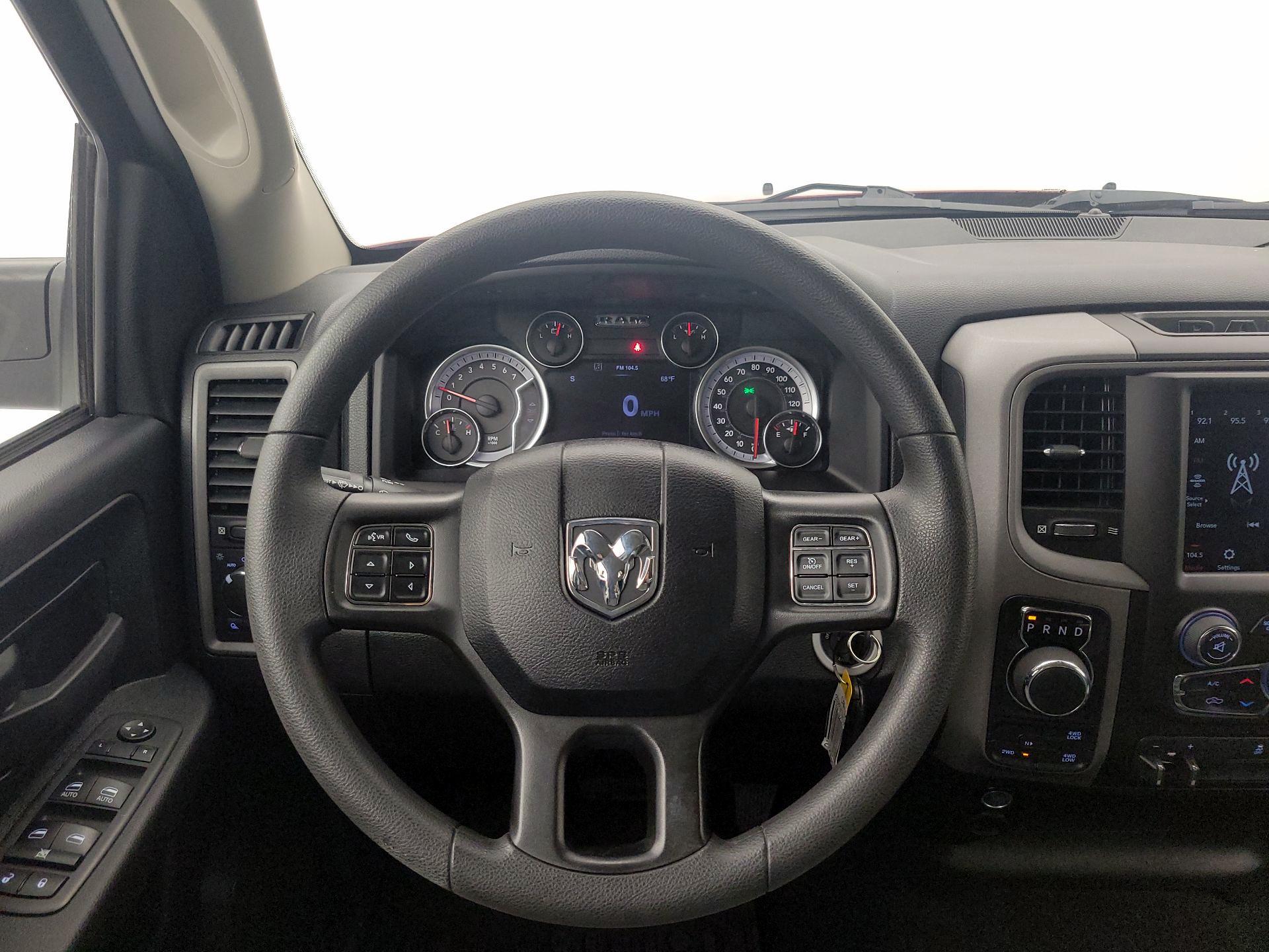 Thumbnail: 2021 RAM 1500 Classic - 10