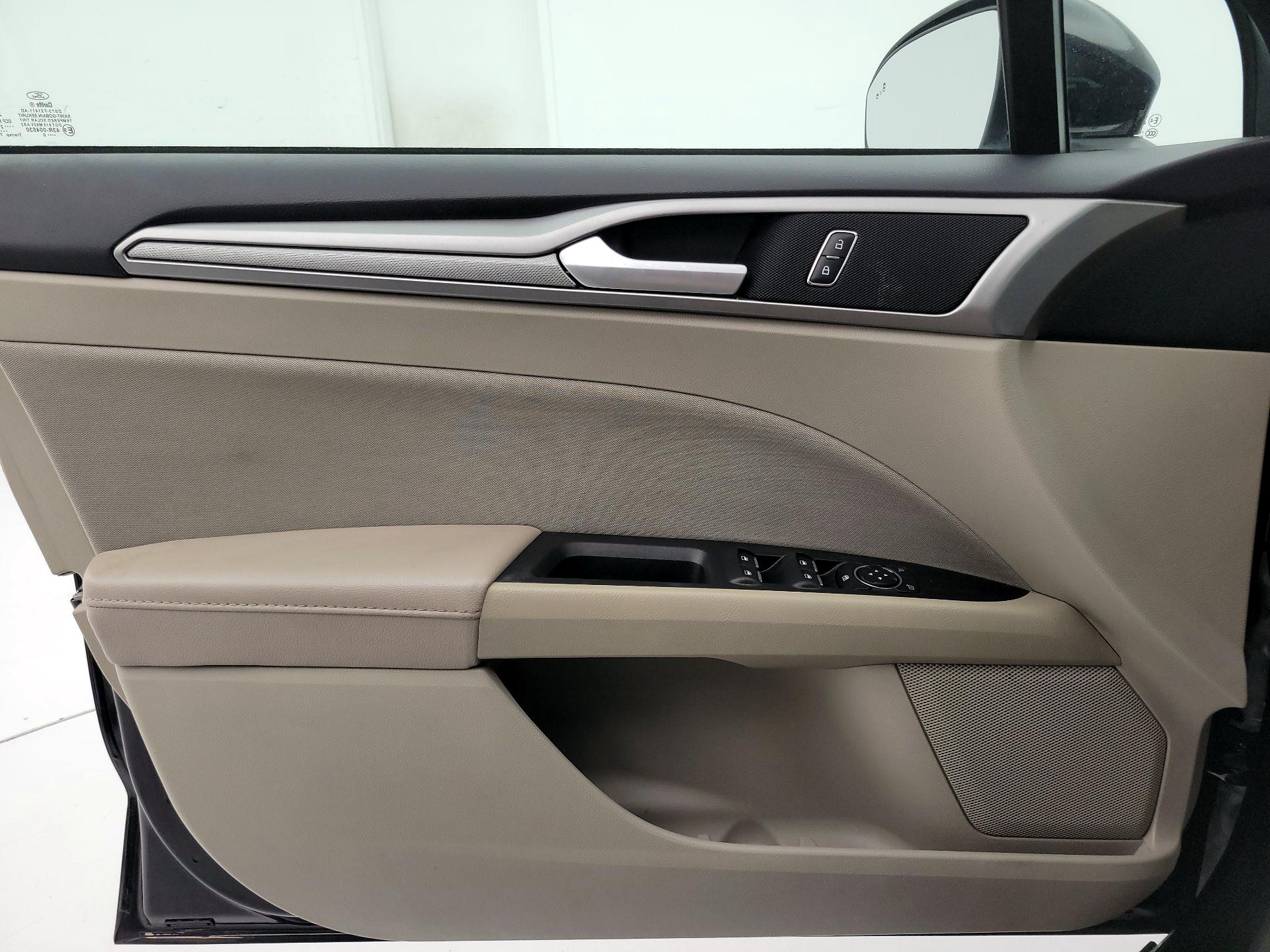 Thumbnail: 2020 Ford Fusion - 12