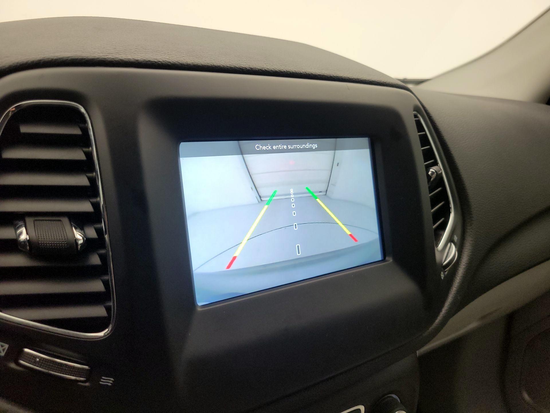 Thumbnail: 2018 Jeep Compass - 14