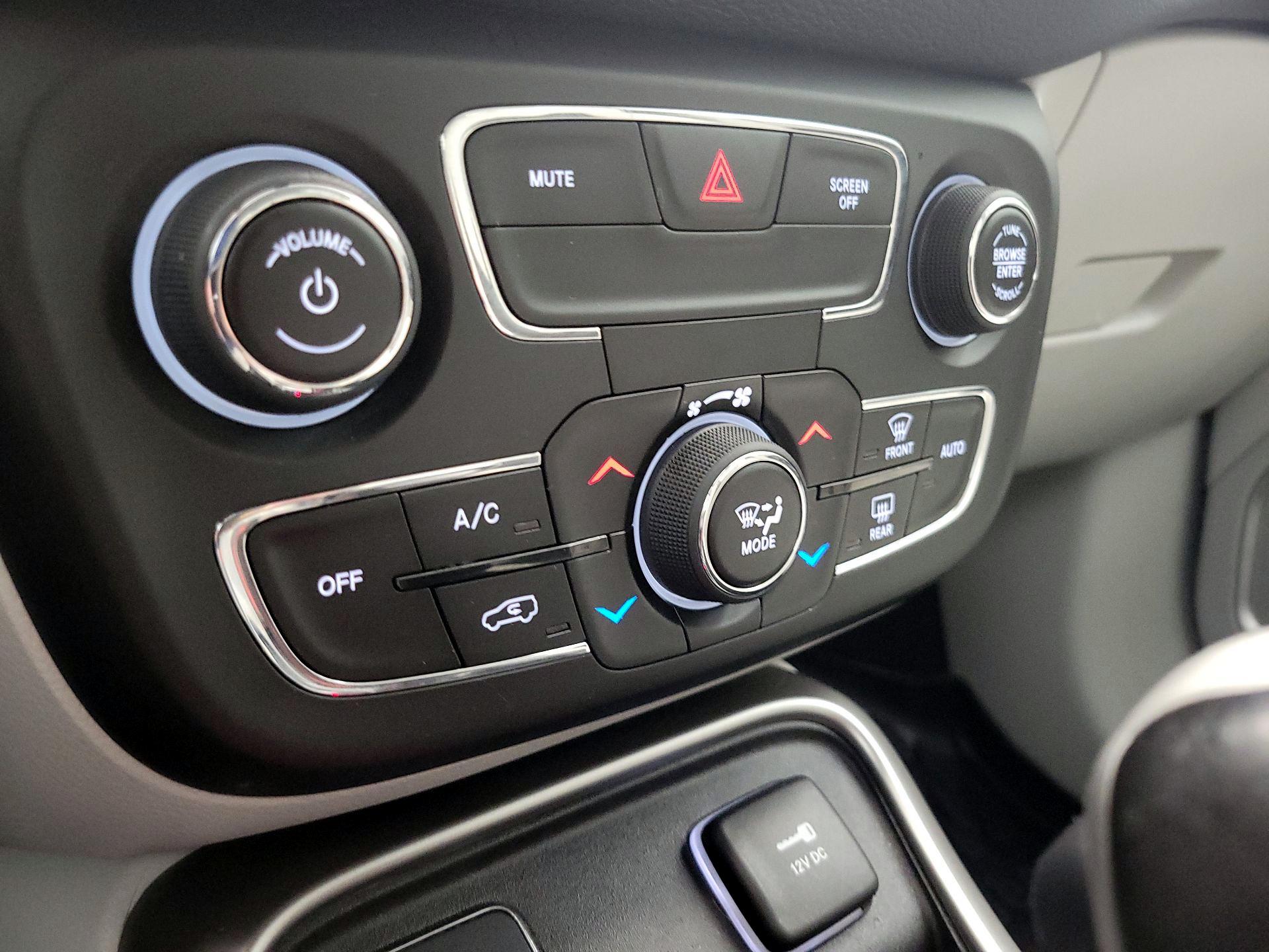 Thumbnail: 2018 Jeep Compass - 16