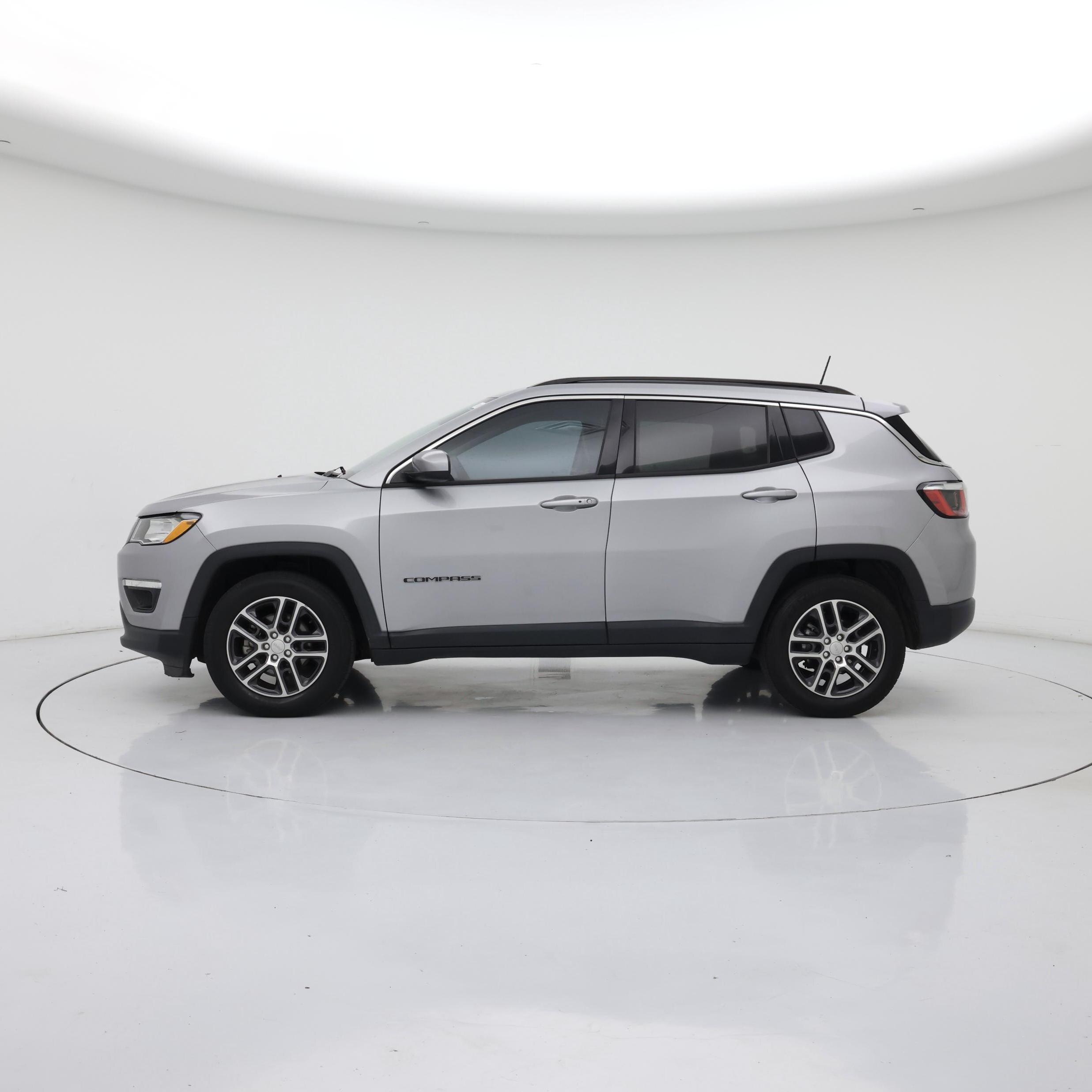 Thumbnail: 2018 Jeep Compass - 3